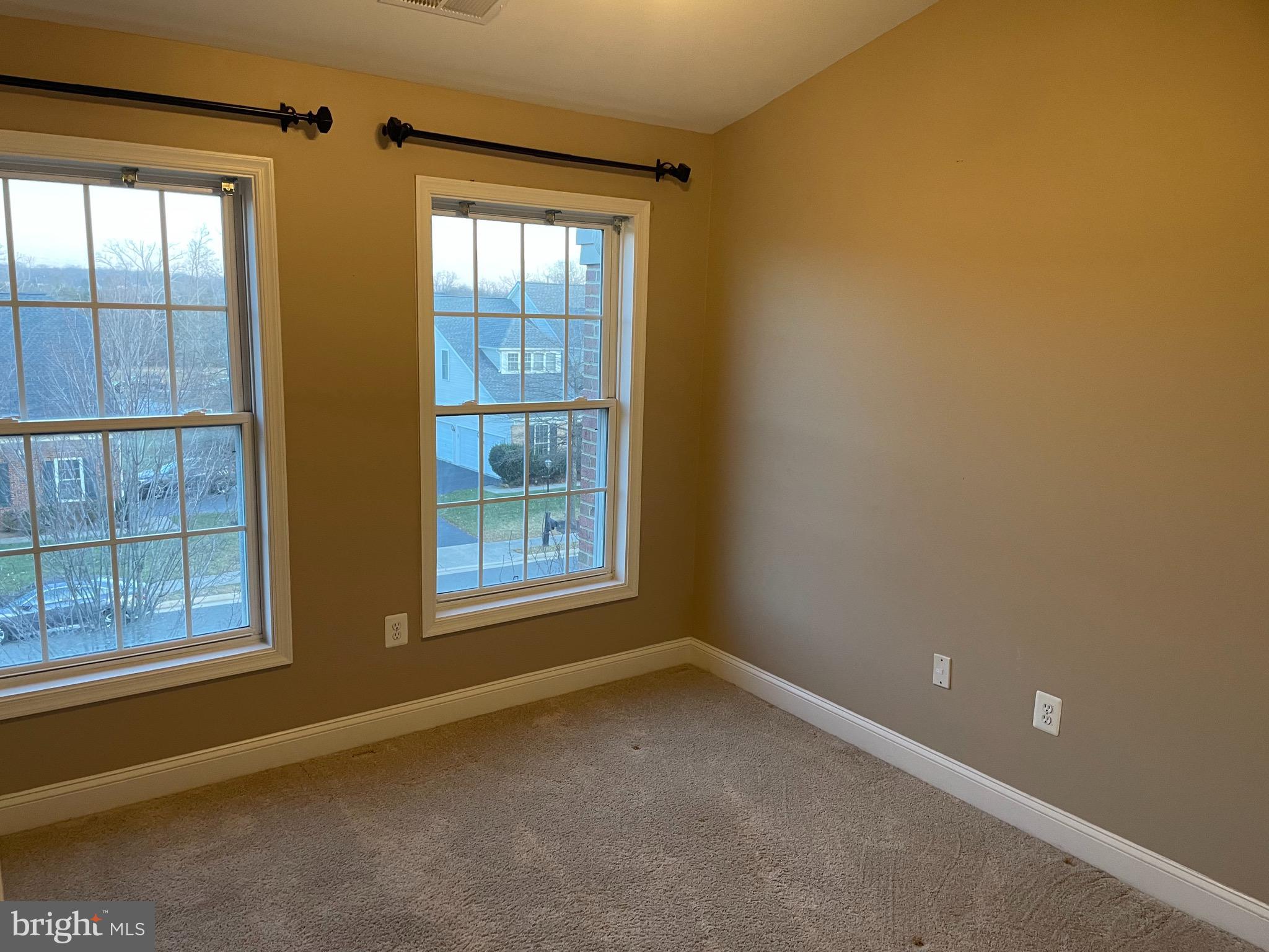 SOUTH RIDING - Residential Lease