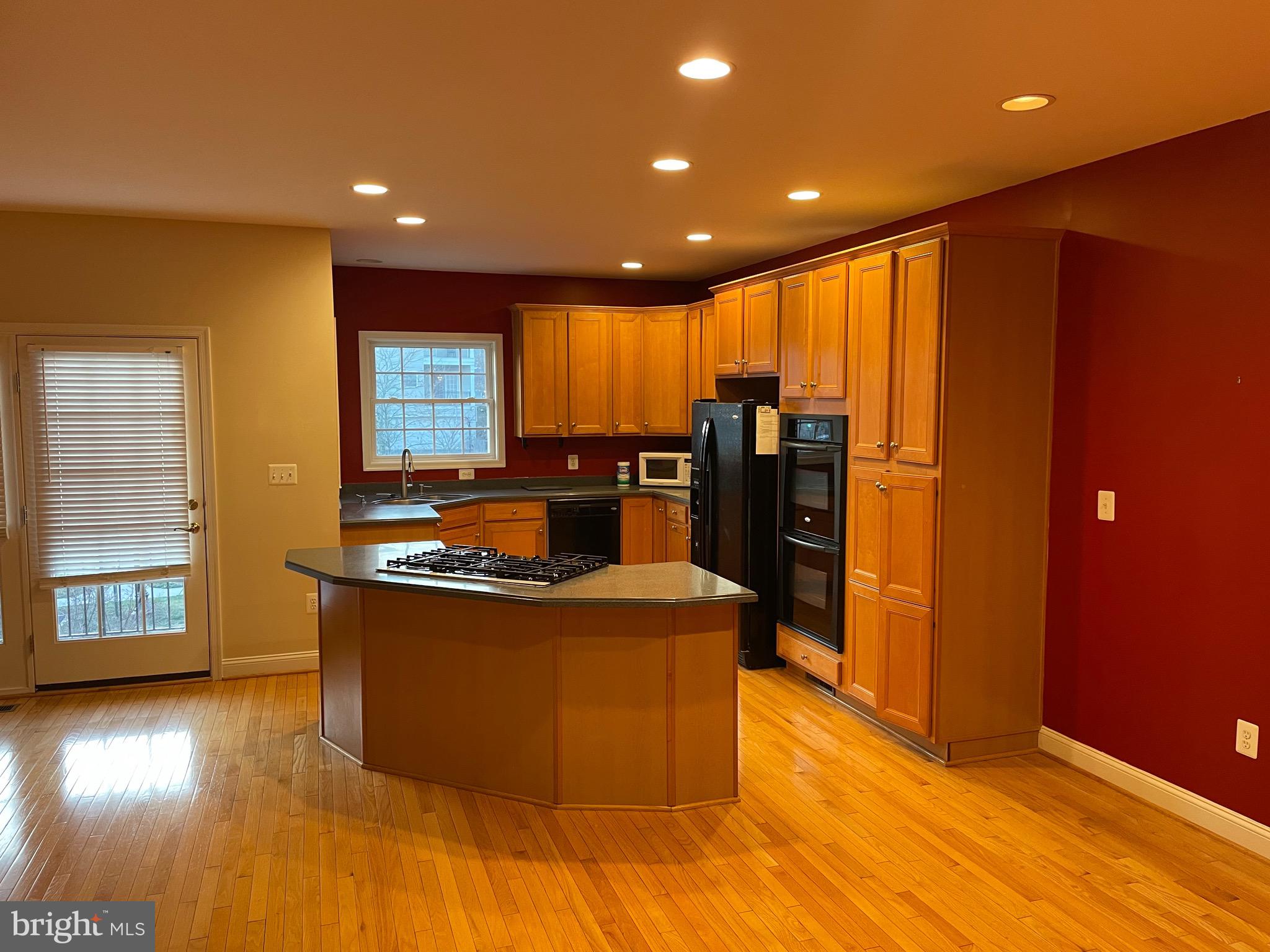 SOUTH RIDING - Residential Lease