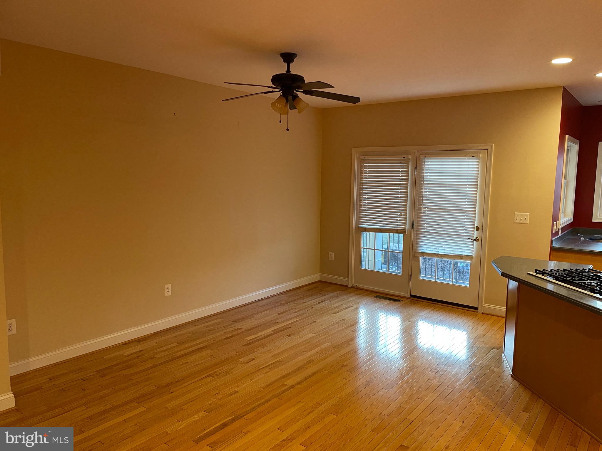 SOUTH RIDING - Residential Lease