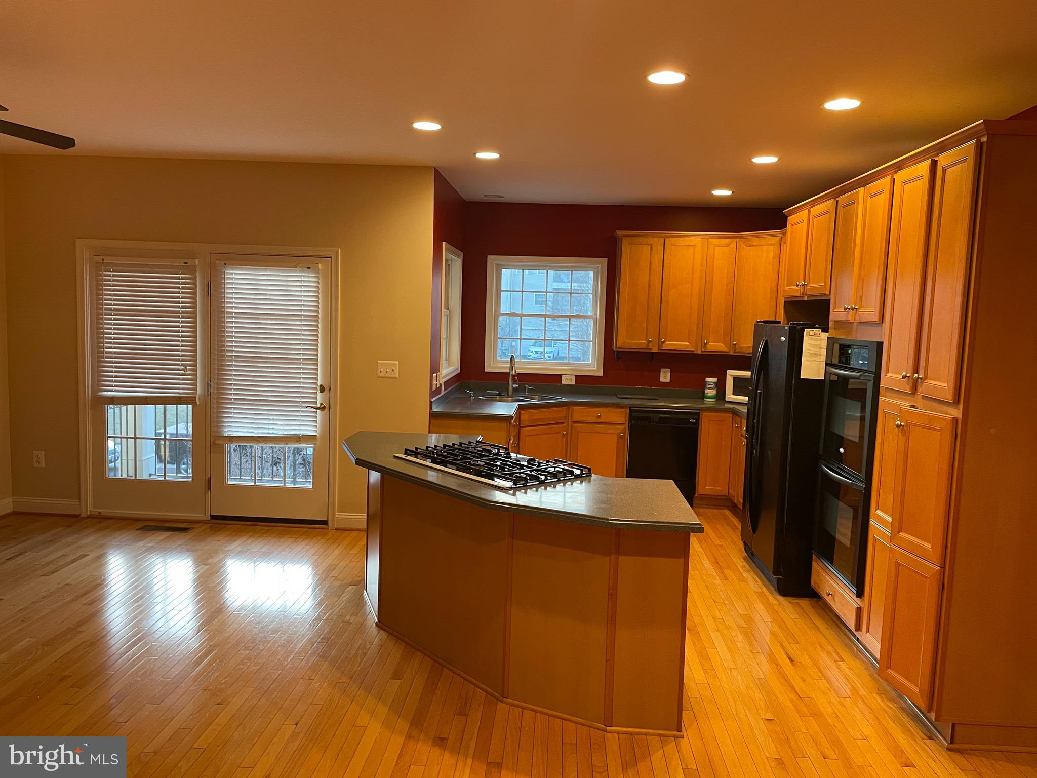 SOUTH RIDING - Residential Lease