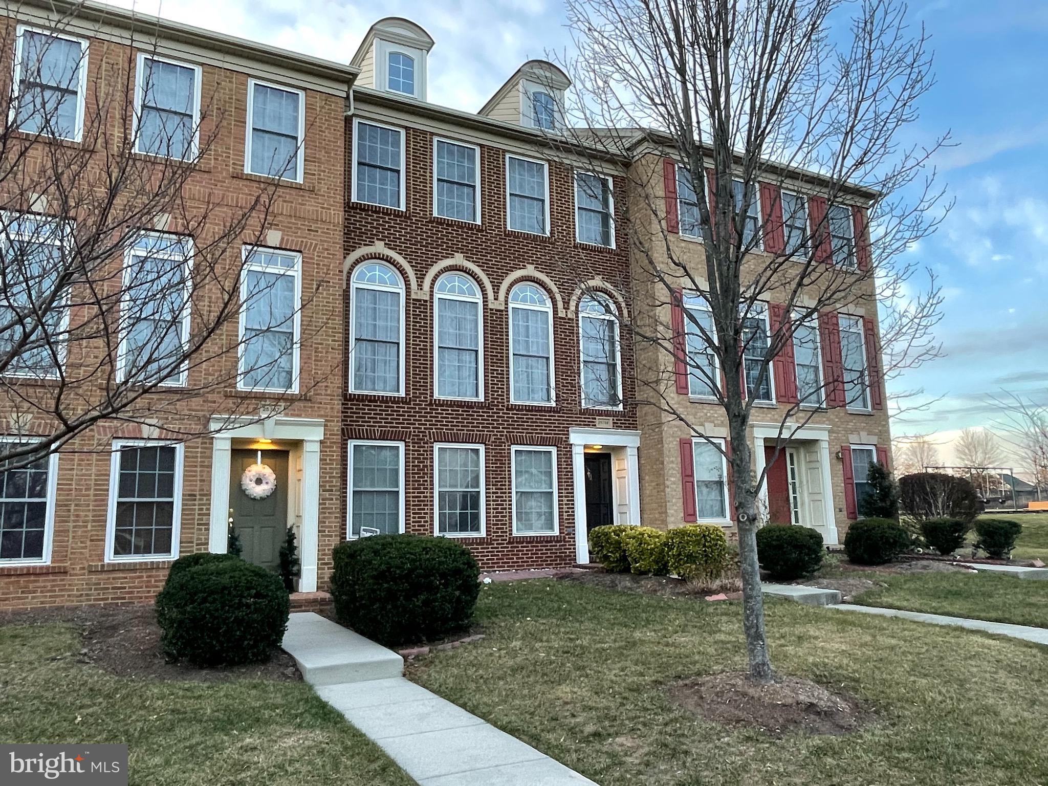 SOUTH RIDING - Residential Lease