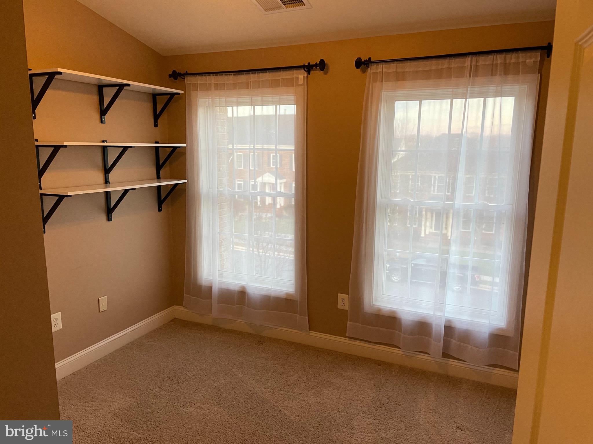 SOUTH RIDING - Residential Lease