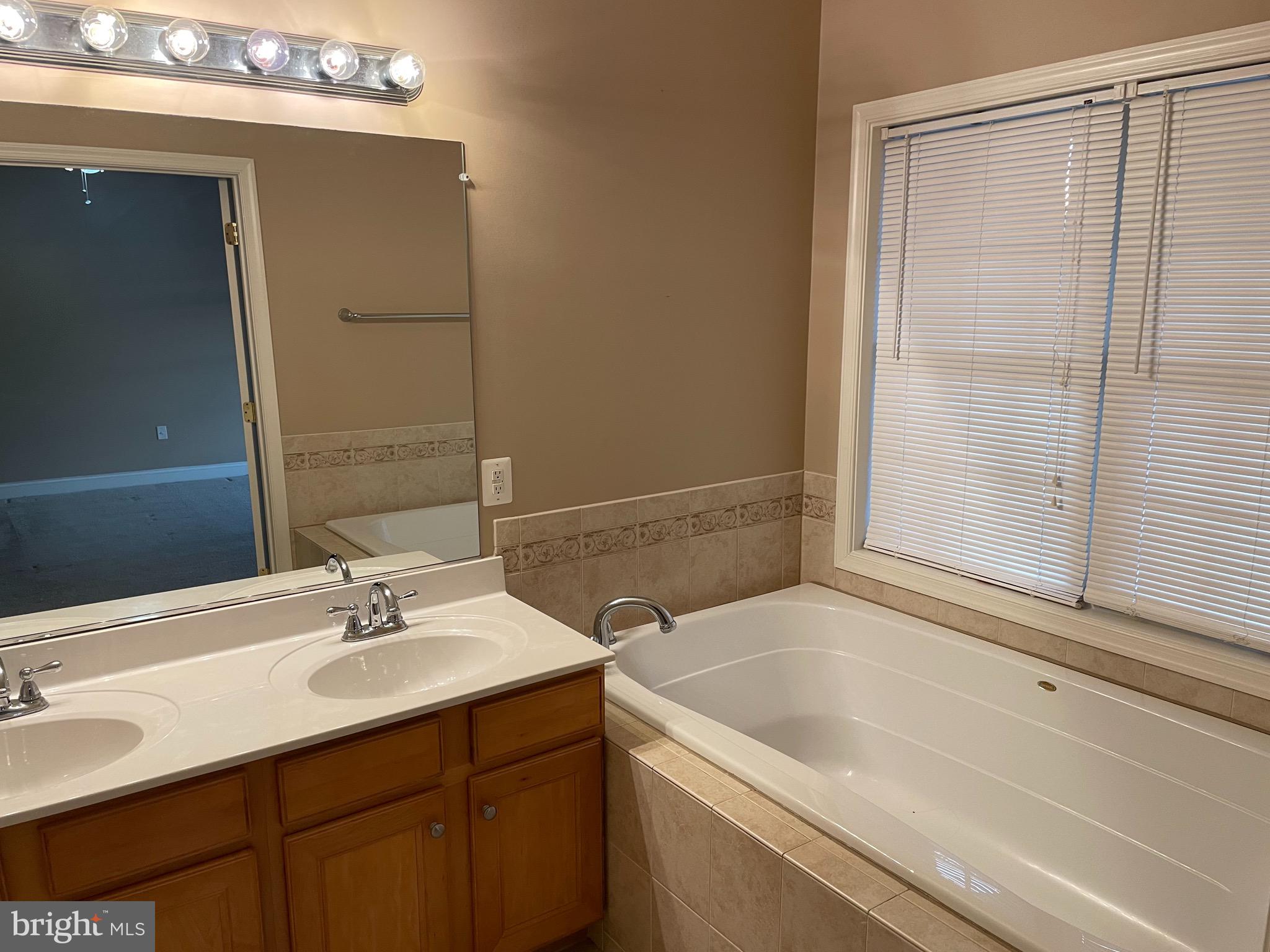 SOUTH RIDING - Residential Lease