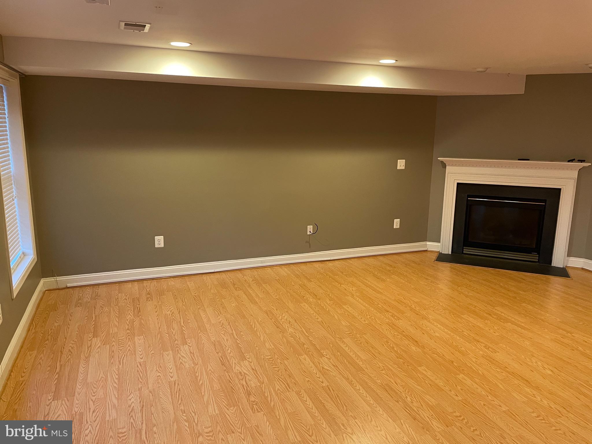 SOUTH RIDING - Residential Lease