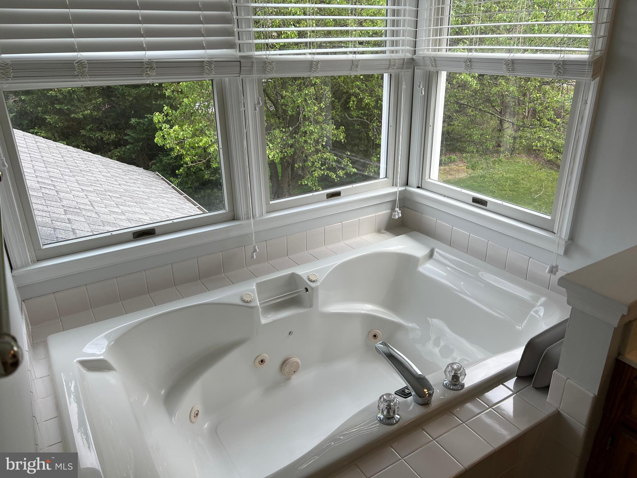 CASCADES - Residential Lease