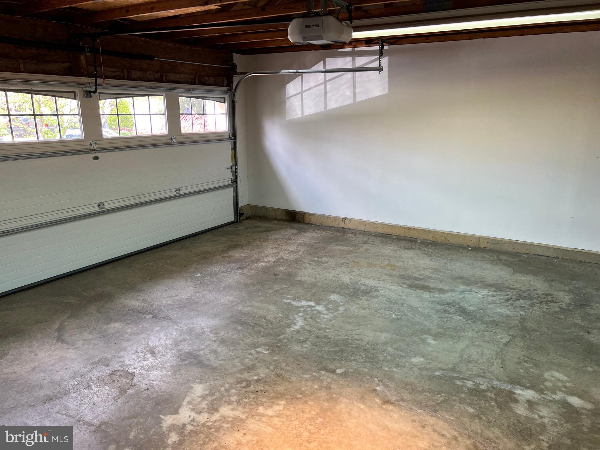 CASCADES - Residential Lease