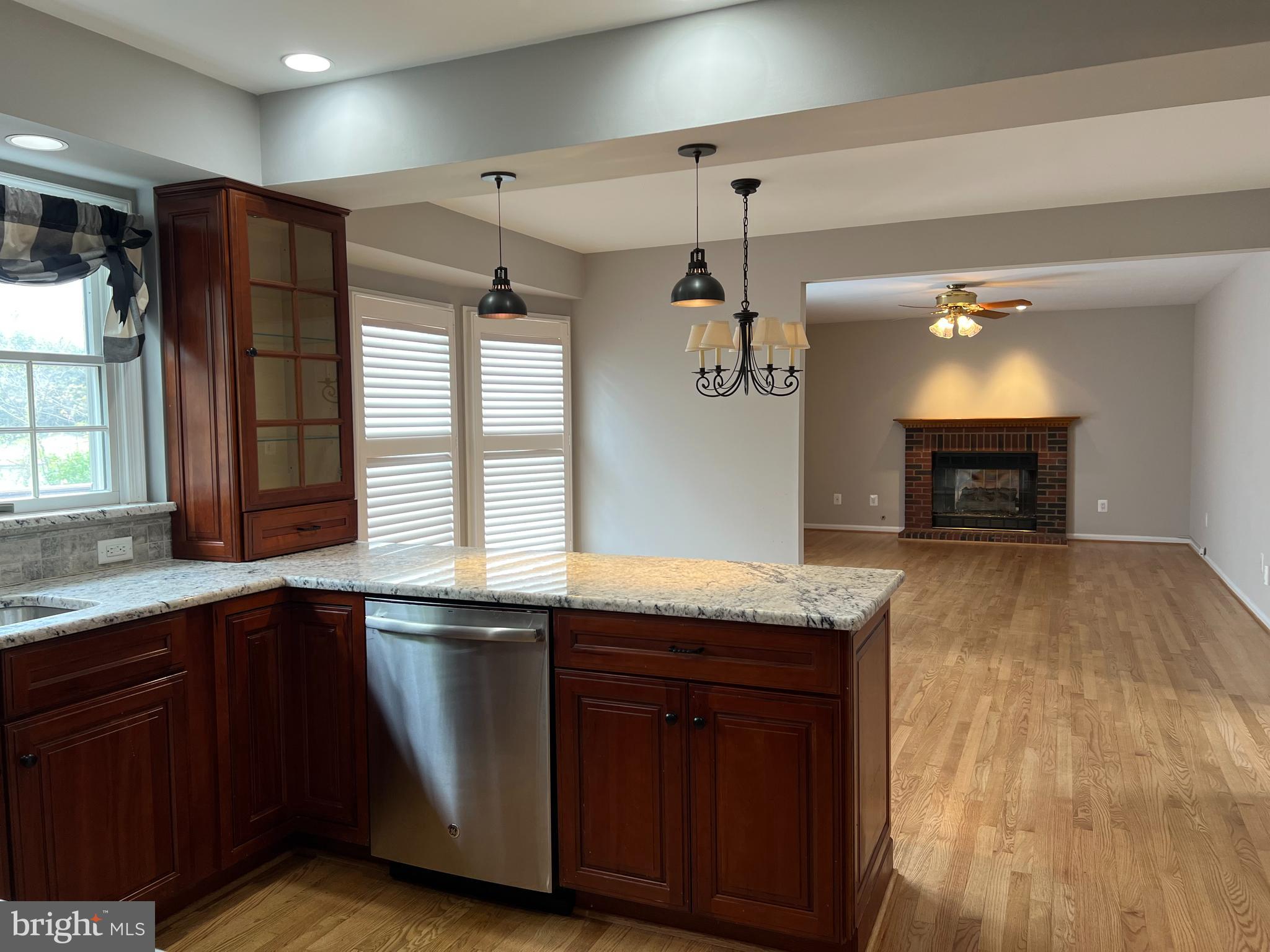 CASCADES - Residential Lease