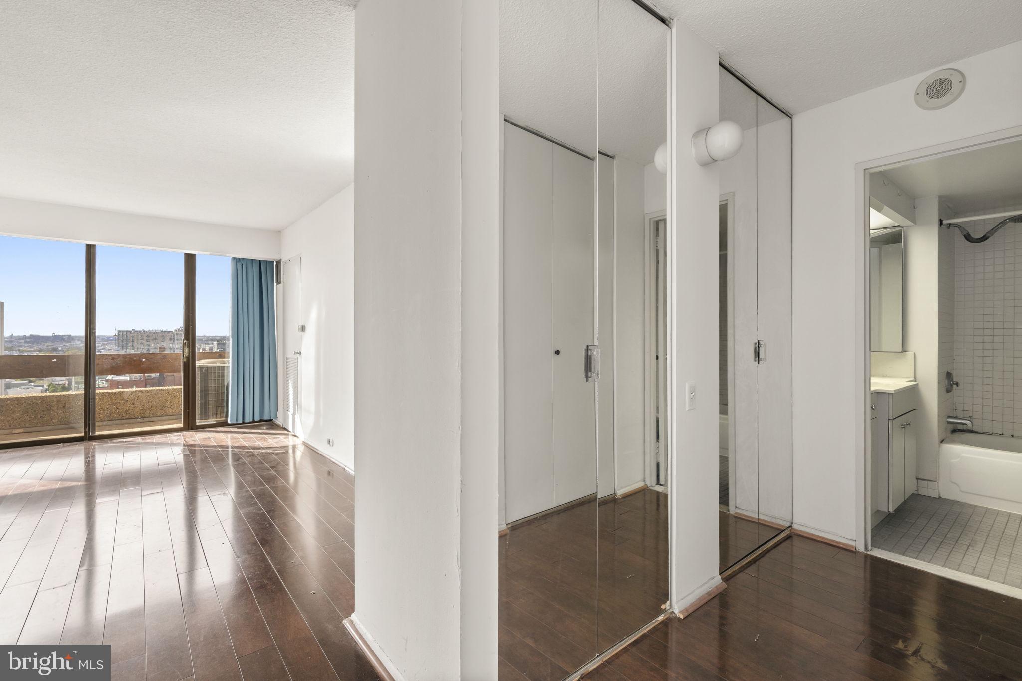 WASHINGTON SQ WEST - Residential