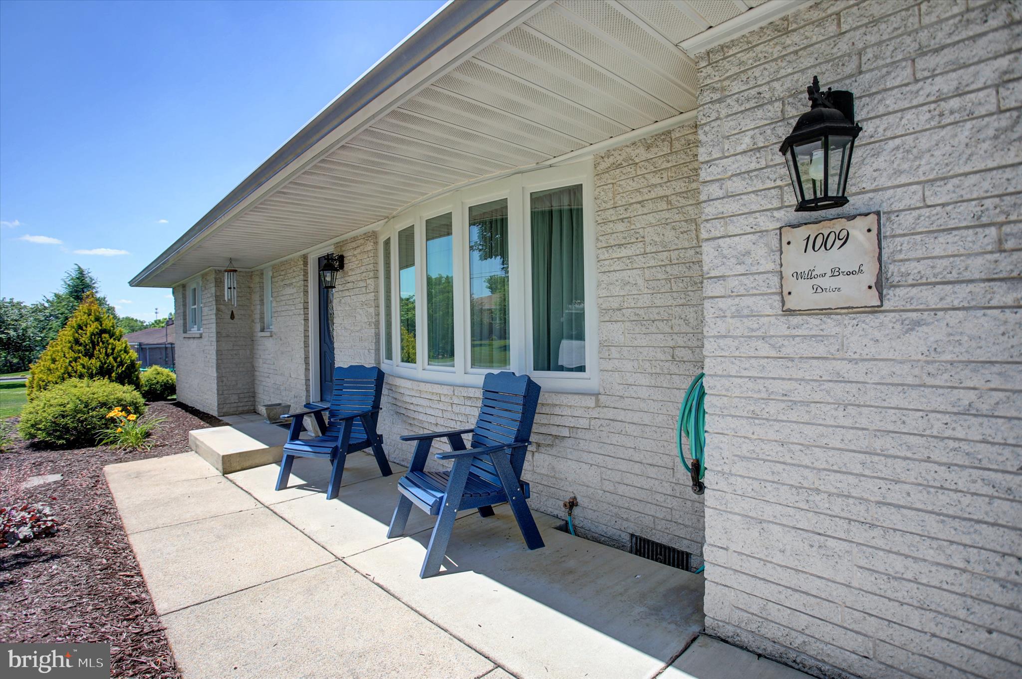1009 WILLOWBROOK DRIVE