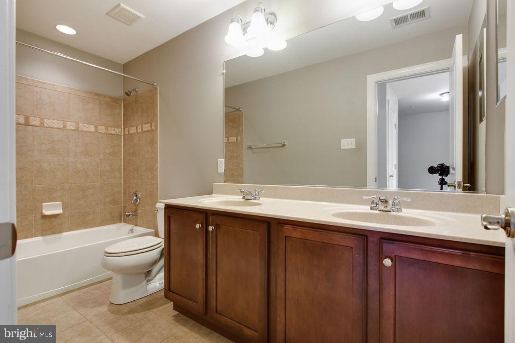 EMERSON - Residential Lease