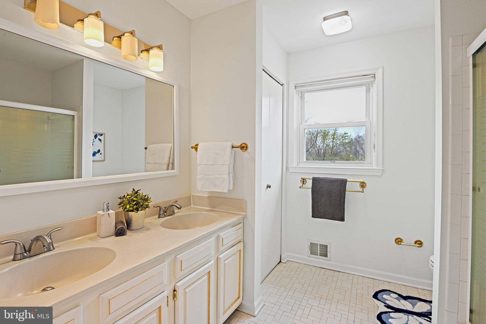 SUGAR CREEK - Residential