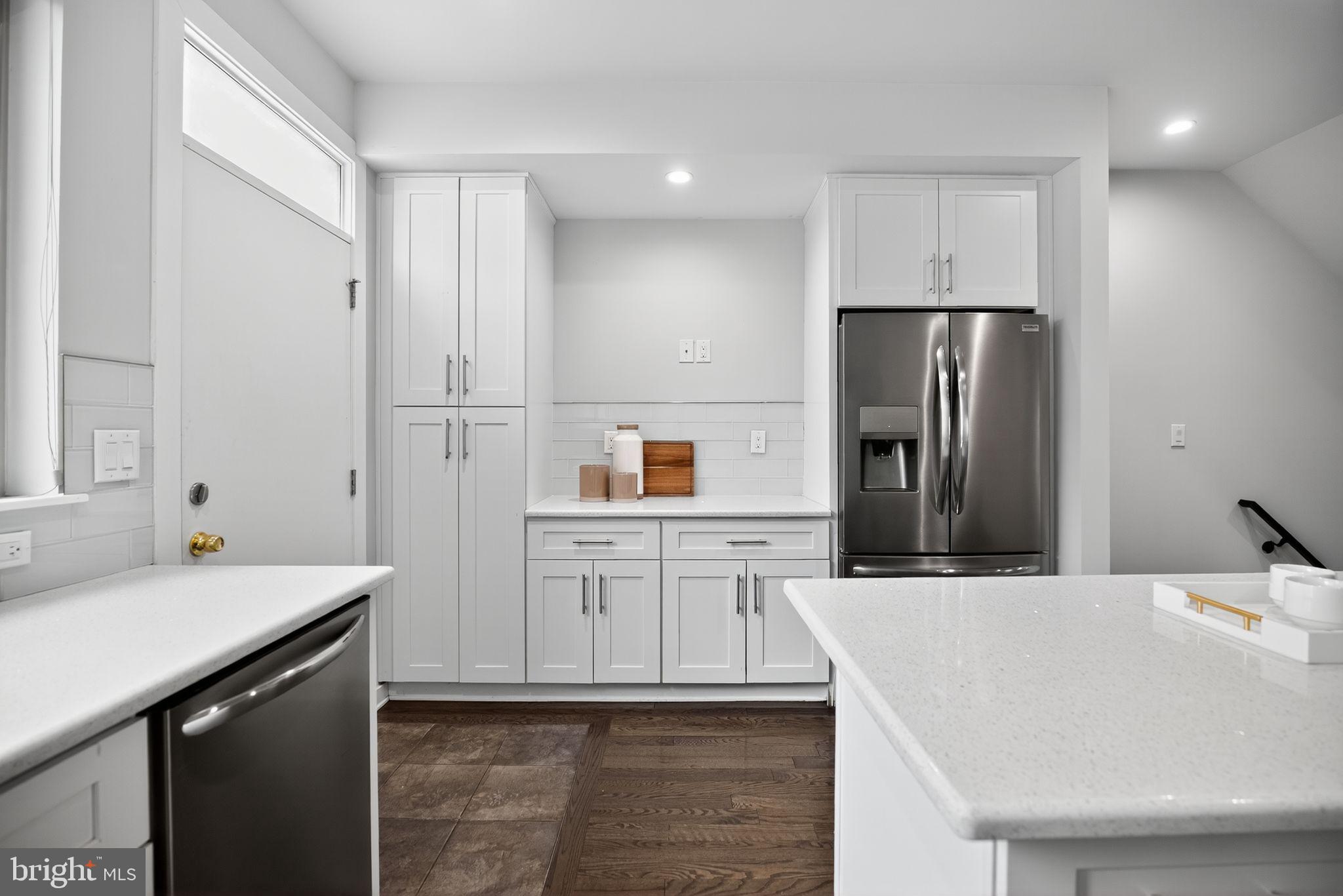 POINT BREEZE - Residential