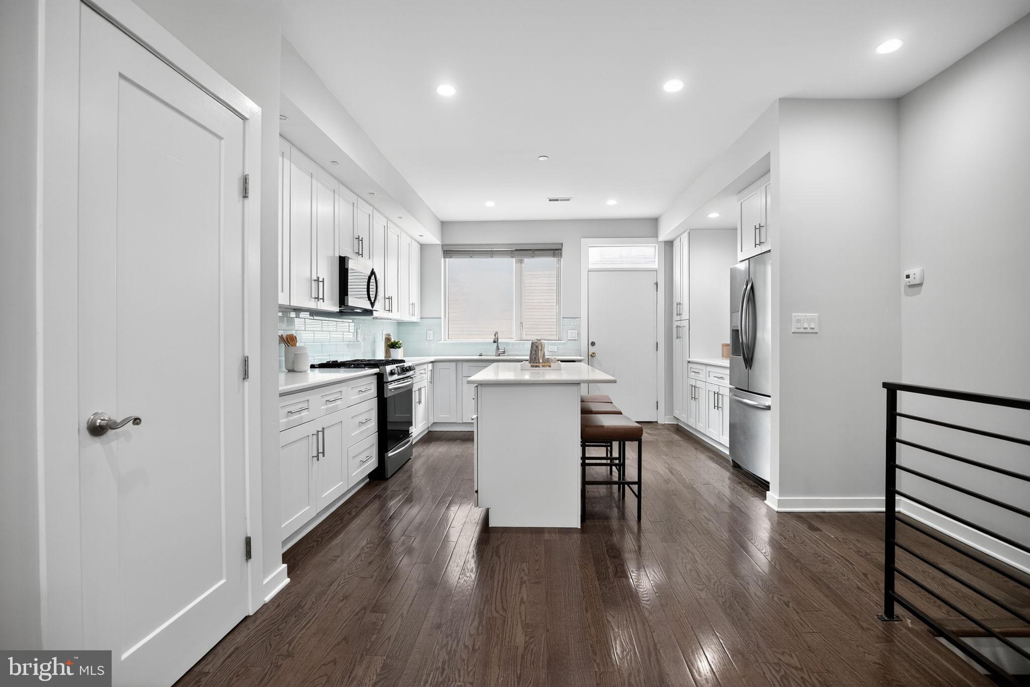 POINT BREEZE - Residential