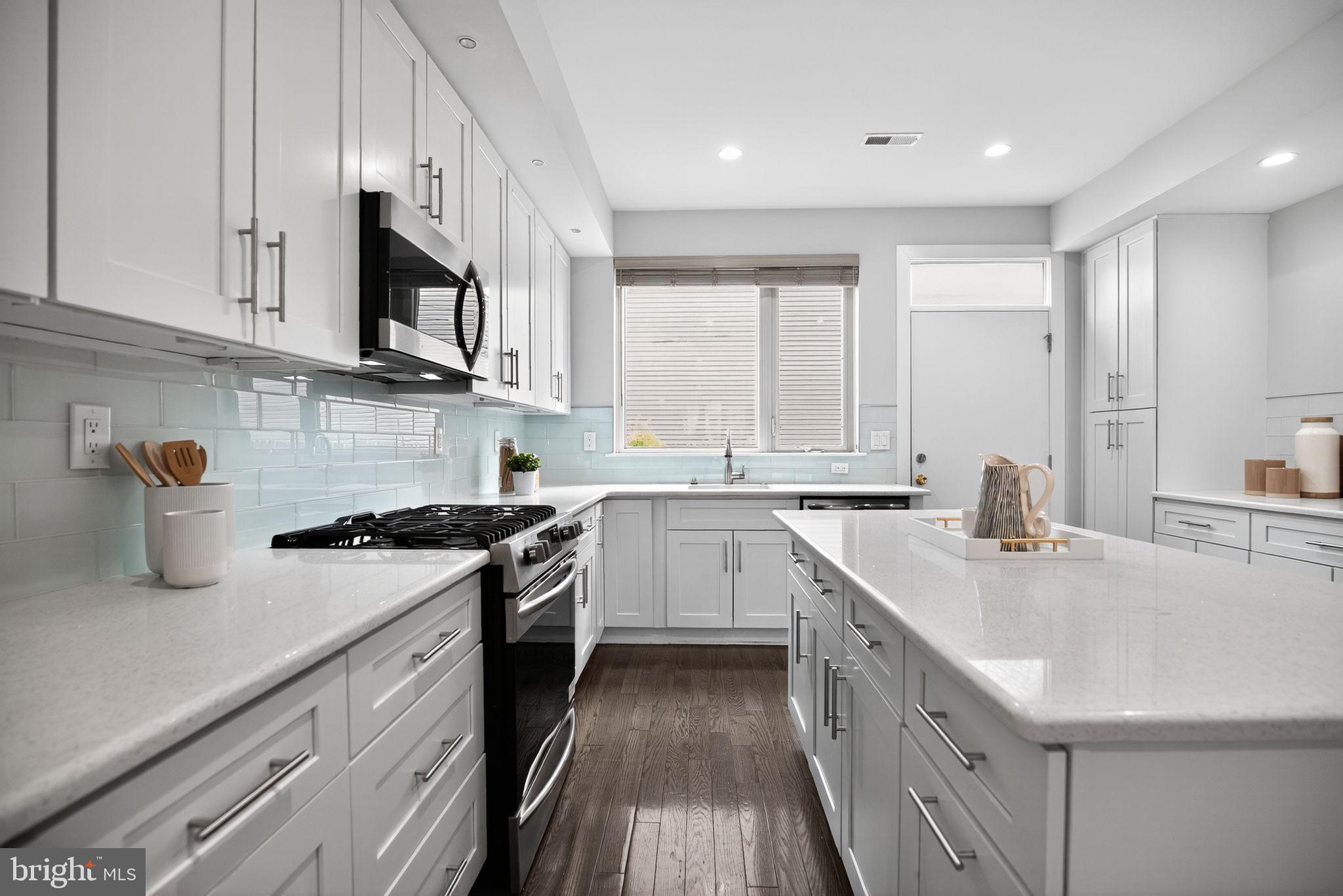 POINT BREEZE - Residential