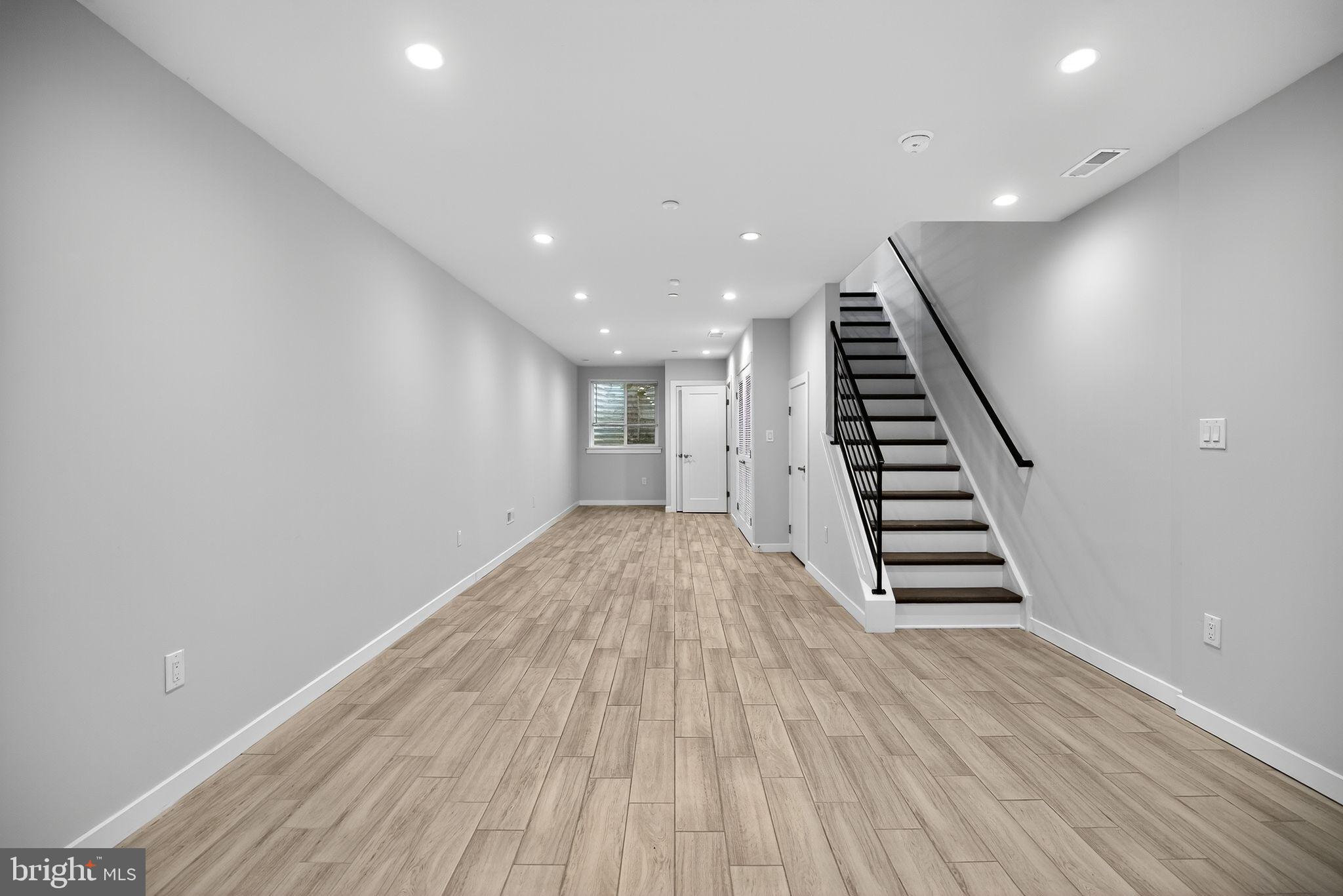 POINT BREEZE - Residential