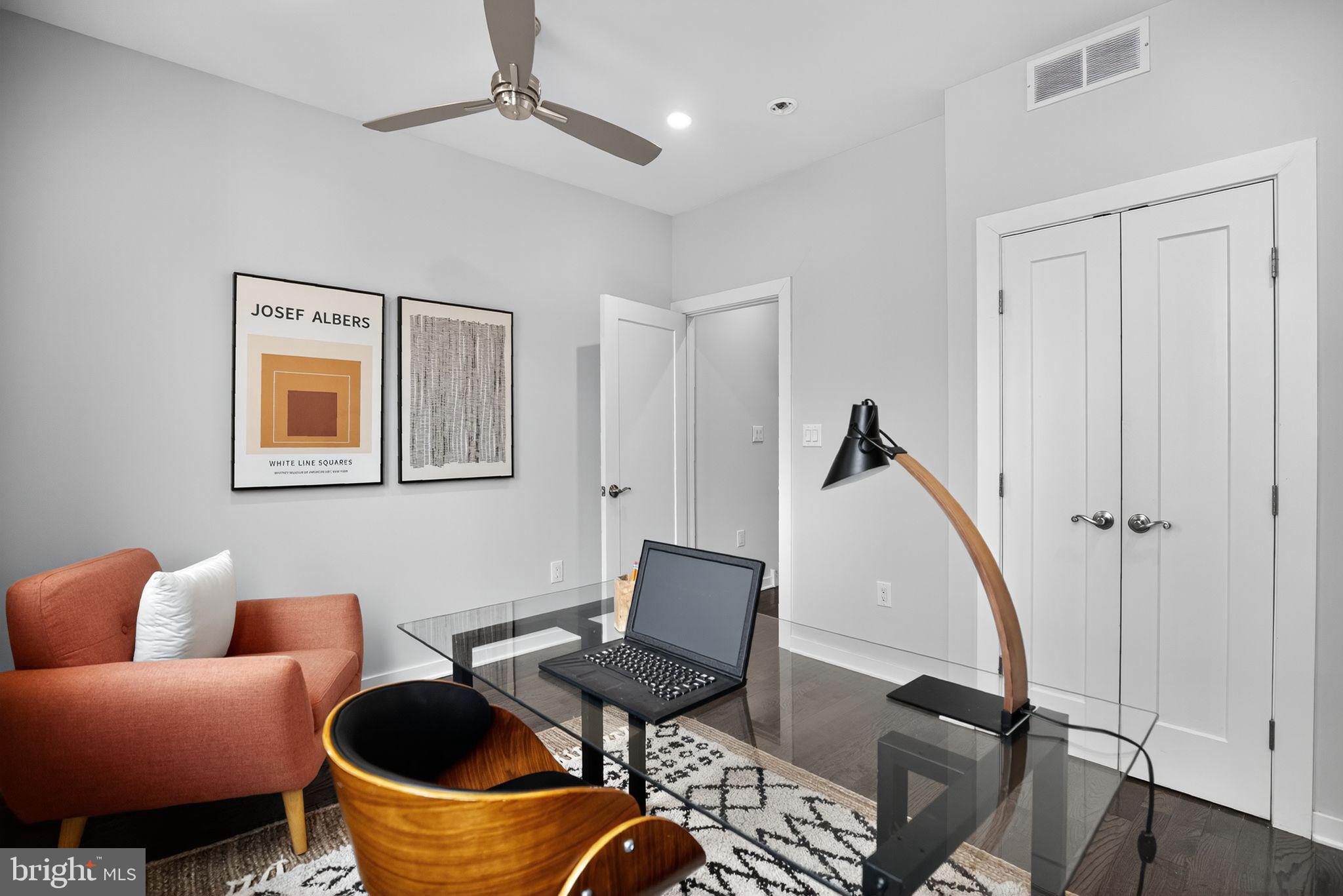 POINT BREEZE - Residential