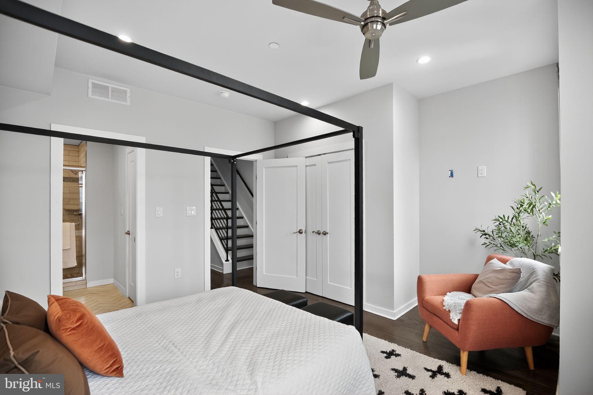 POINT BREEZE - Residential