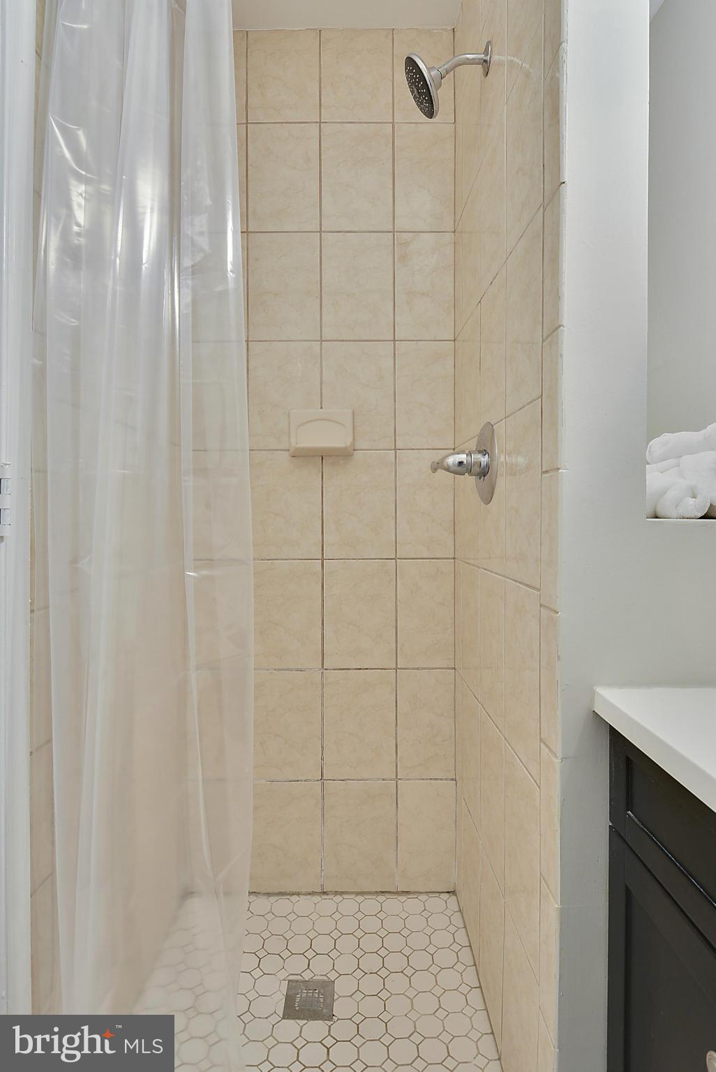 BRAD LEE HOMES - Residential