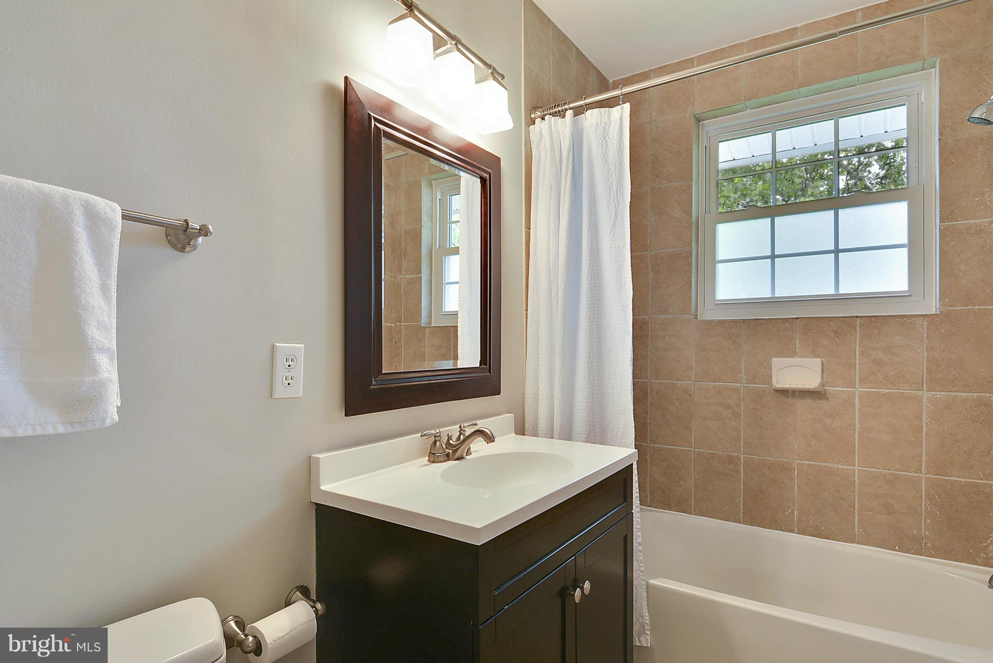 BRAD LEE HOMES - Residential