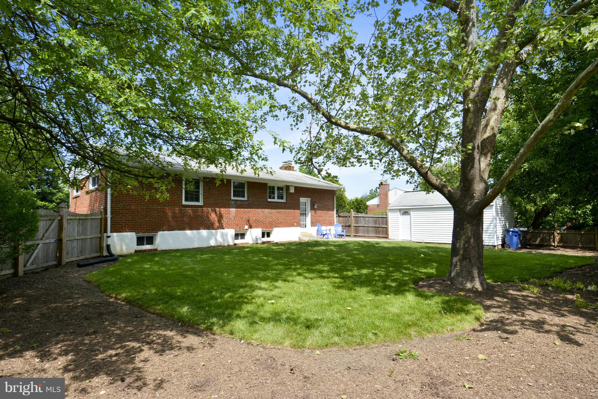 BRAD LEE HOMES - Residential