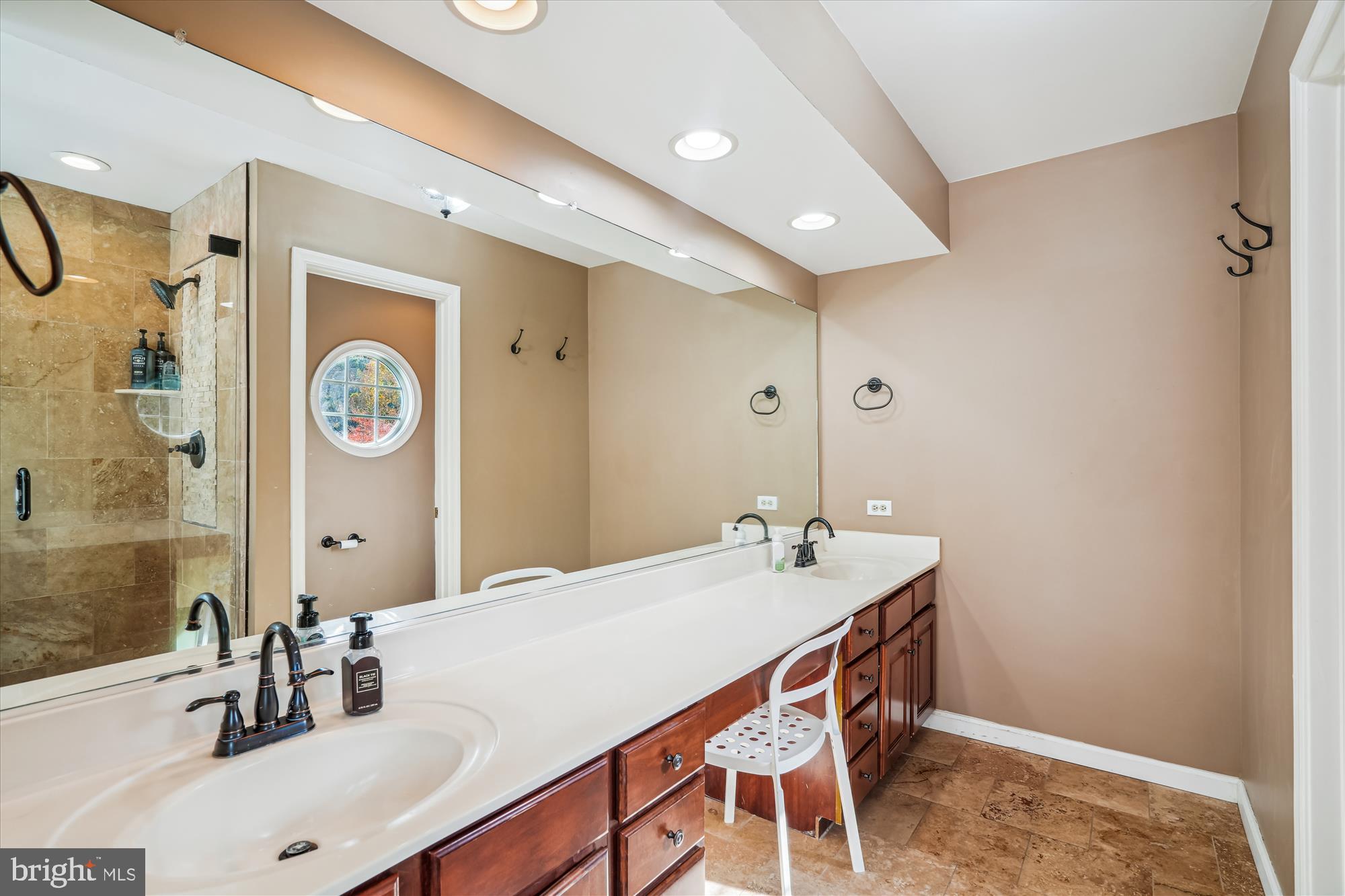 ASHLEIGH KNOLLS - Residential