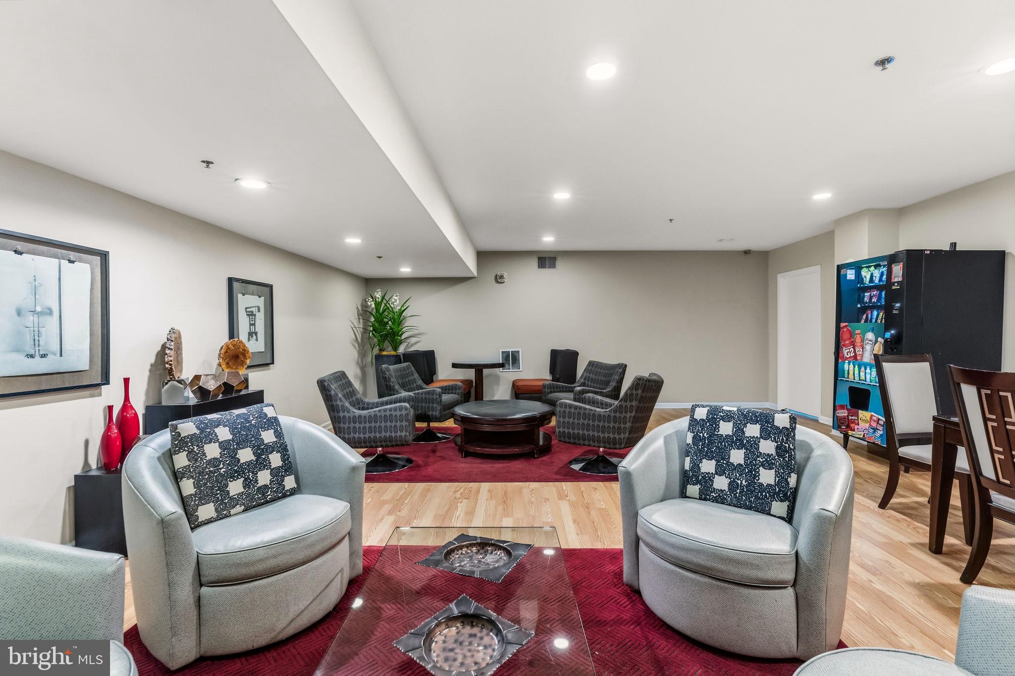 AVENUE OF THE ARTS - Residential