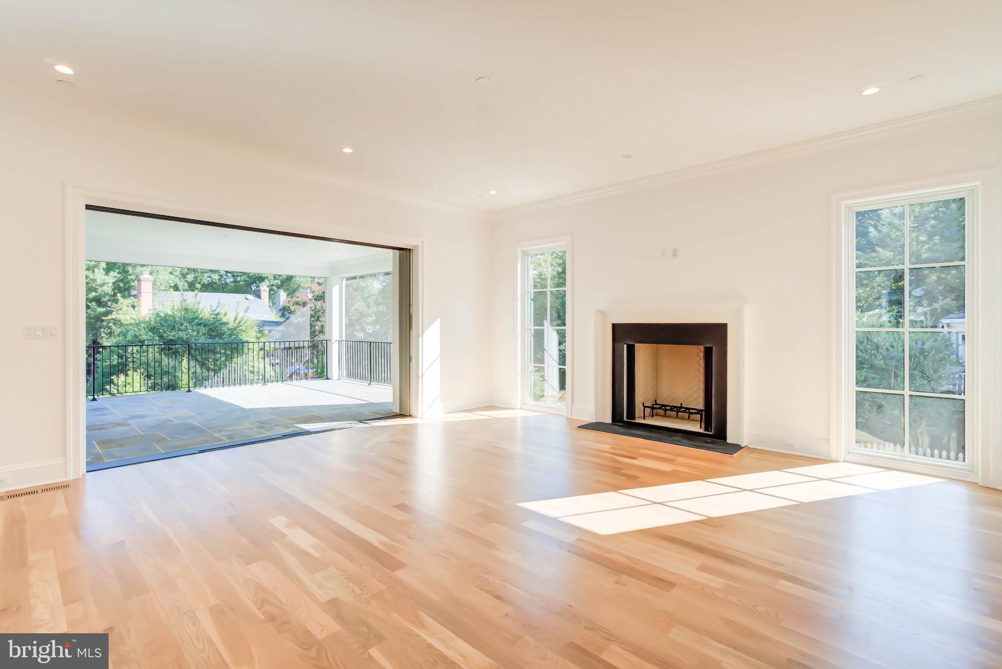 SPRING VALLEY - Residential