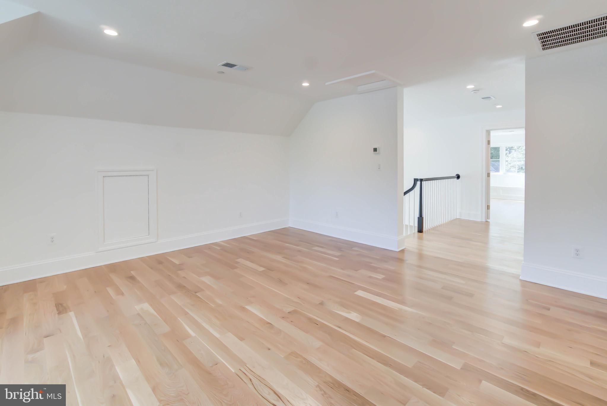 SPRING VALLEY - Residential