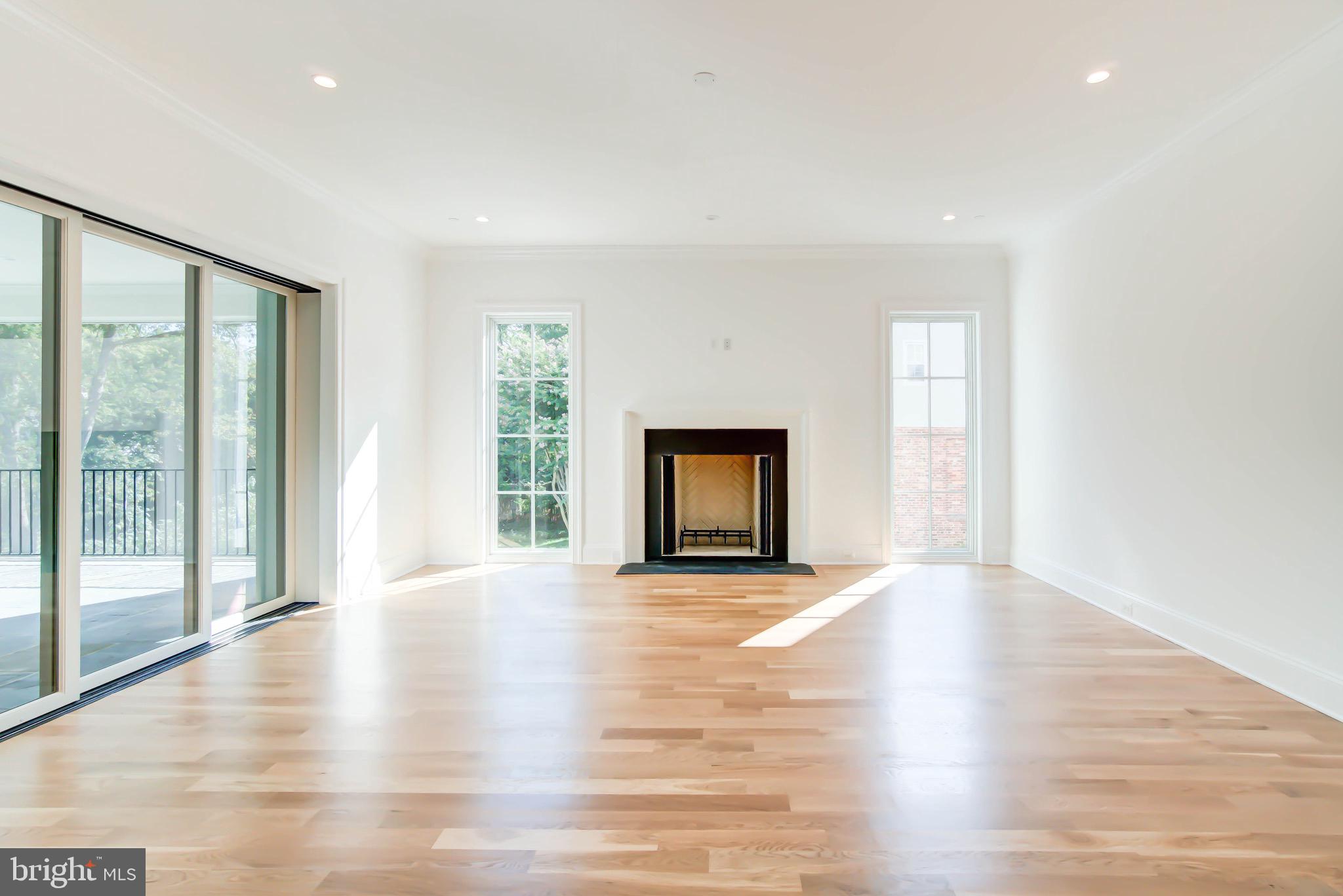 SPRING VALLEY - Residential