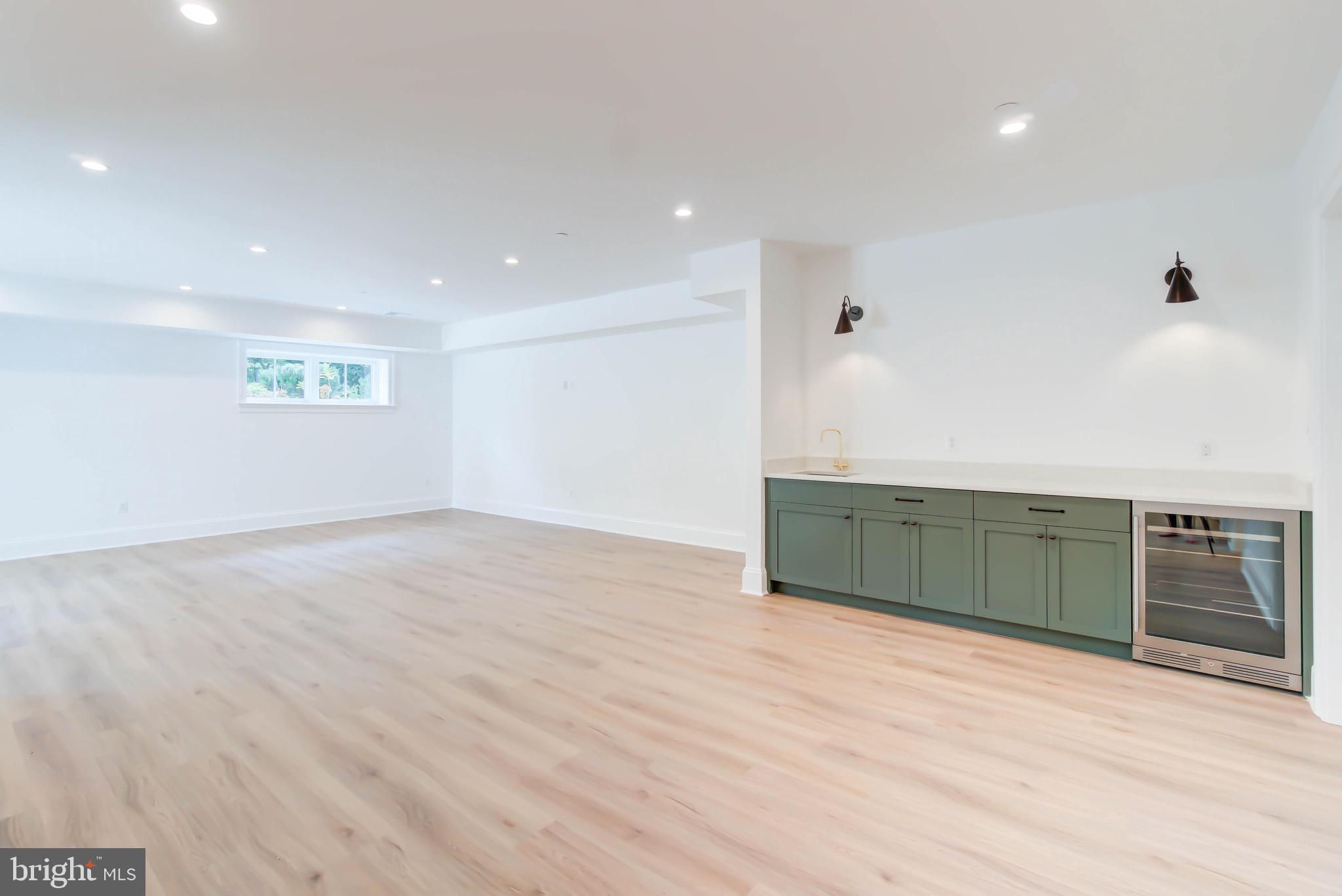 SPRING VALLEY - Residential