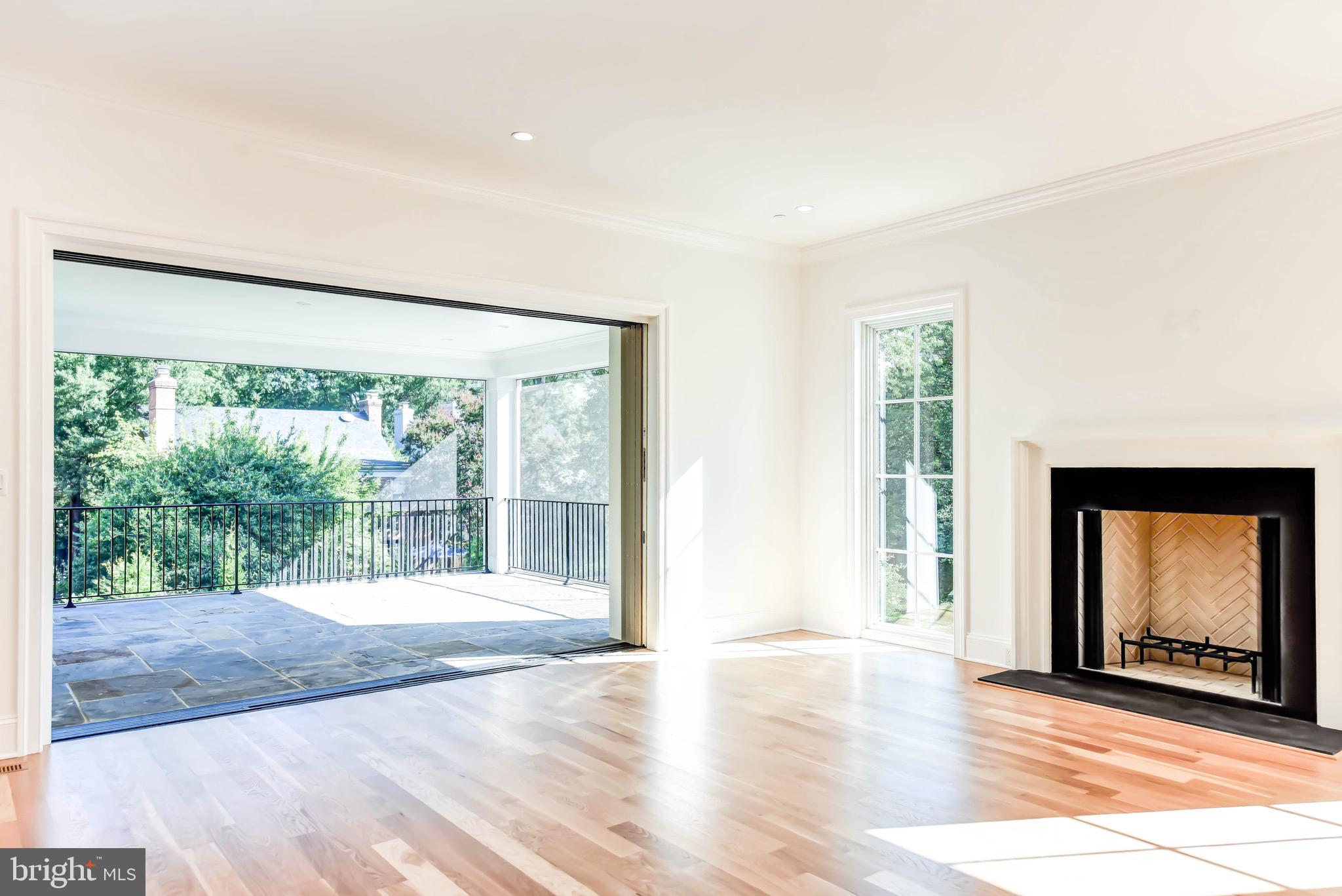 SPRING VALLEY - Residential