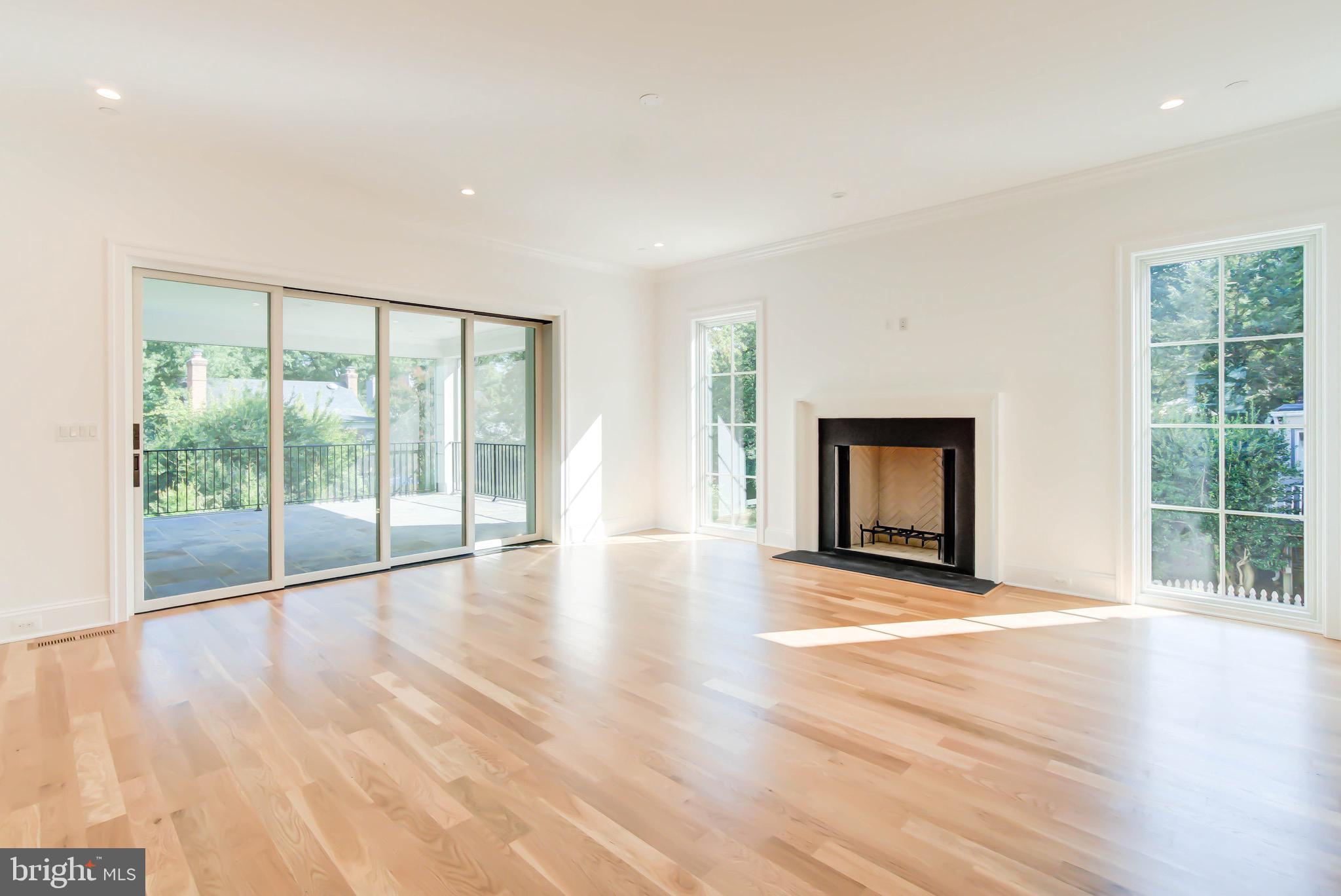 SPRING VALLEY - Residential