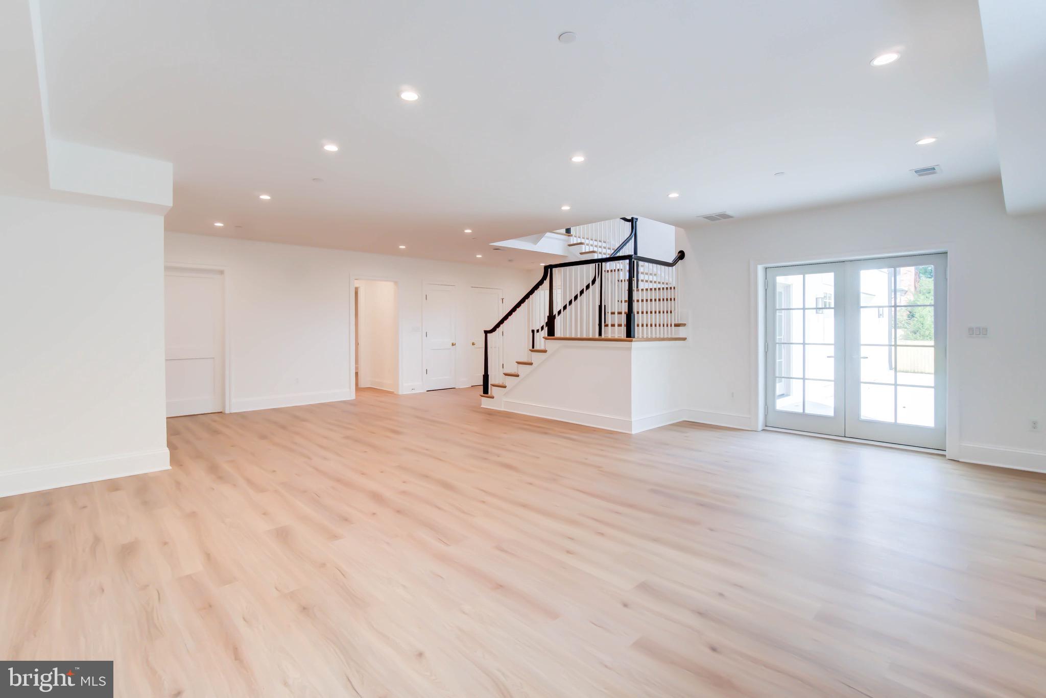 SPRING VALLEY - Residential