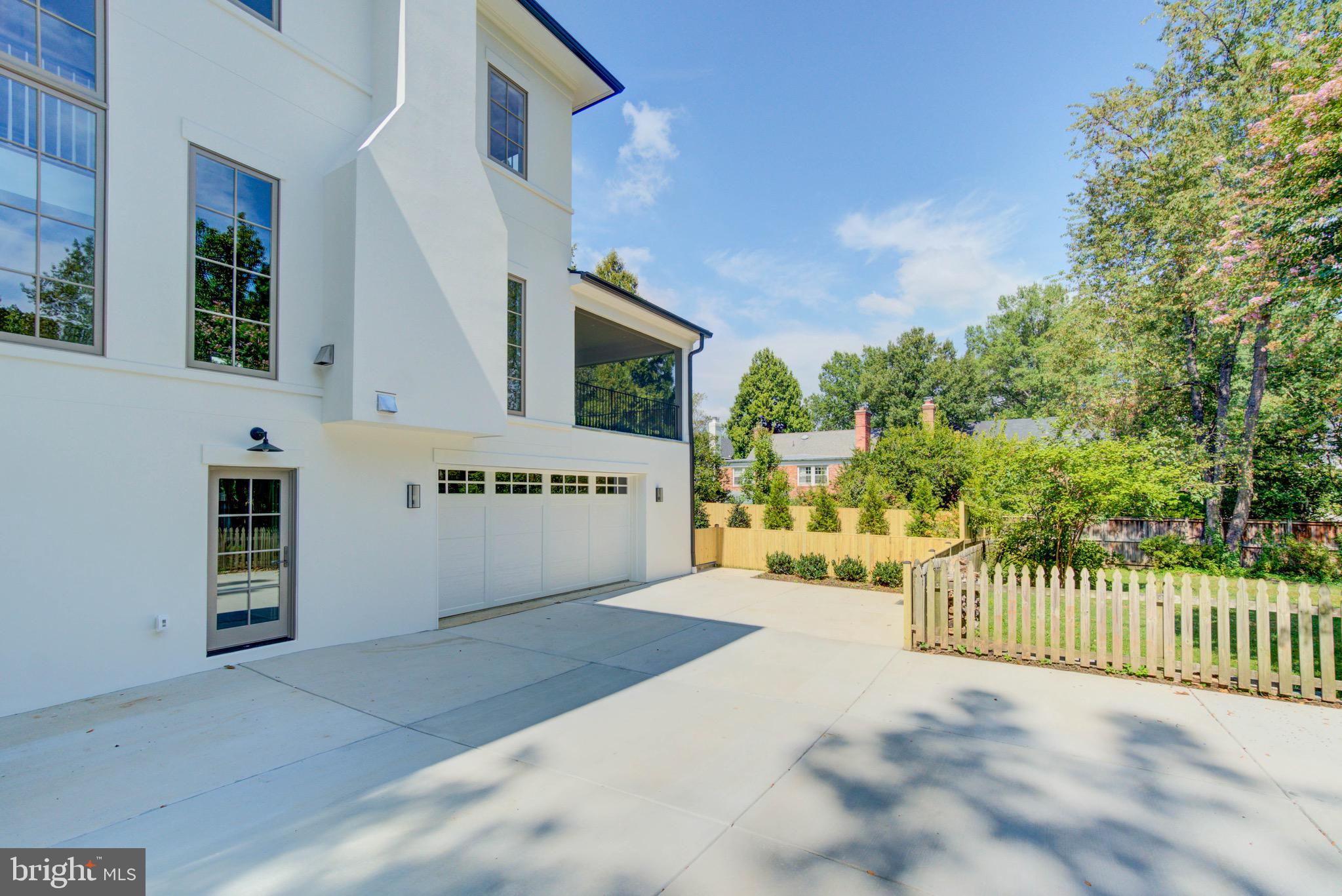 SPRING VALLEY - Residential