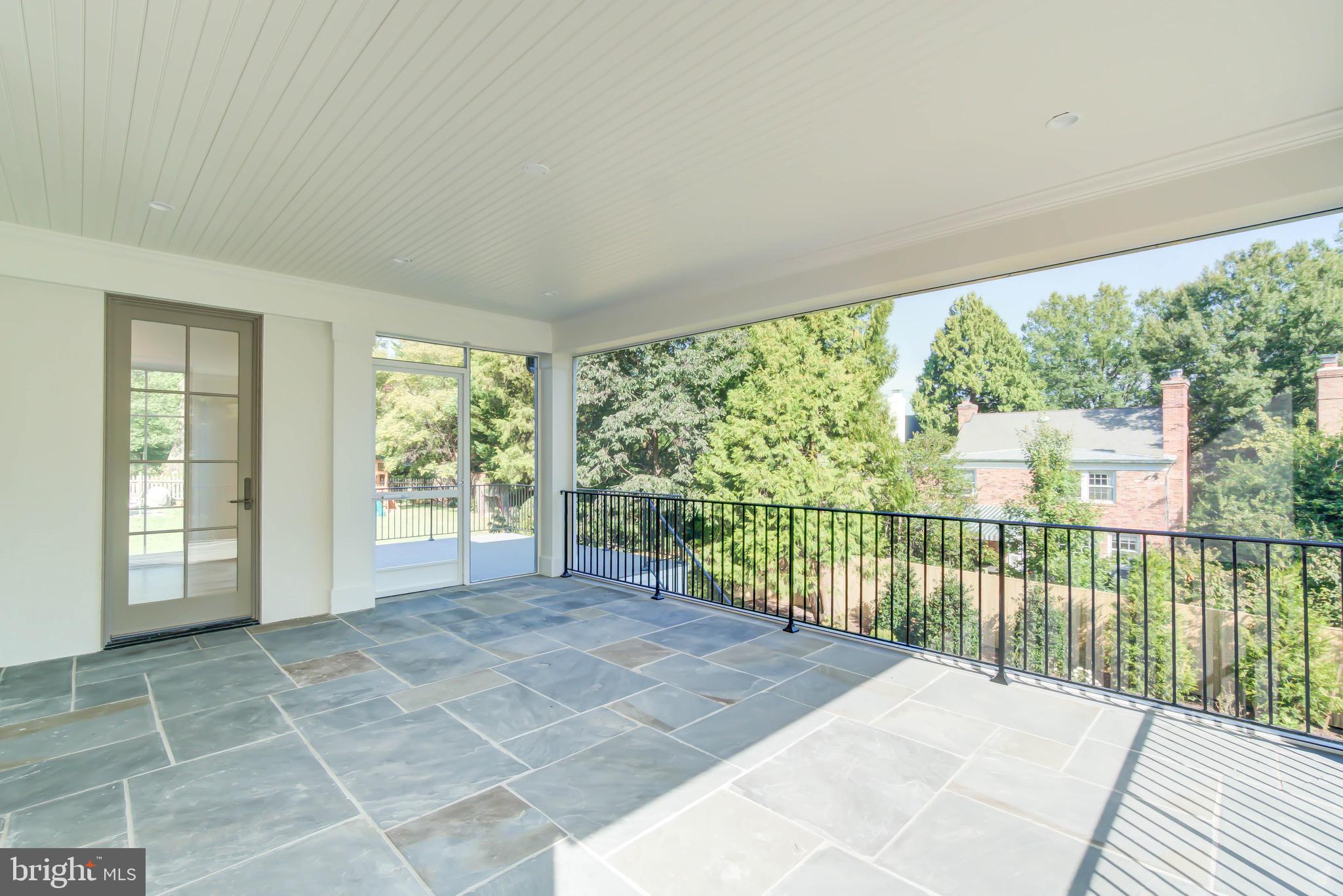SPRING VALLEY - Residential