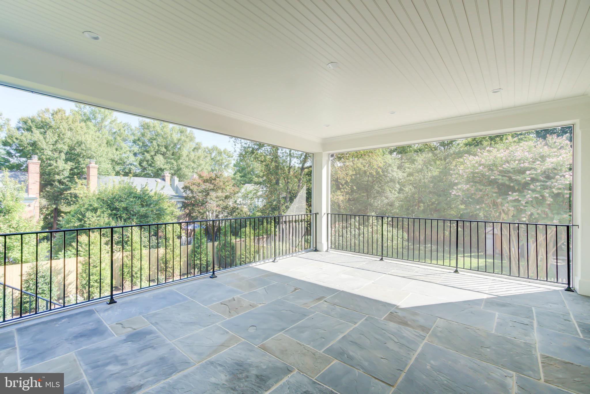 SPRING VALLEY - Residential