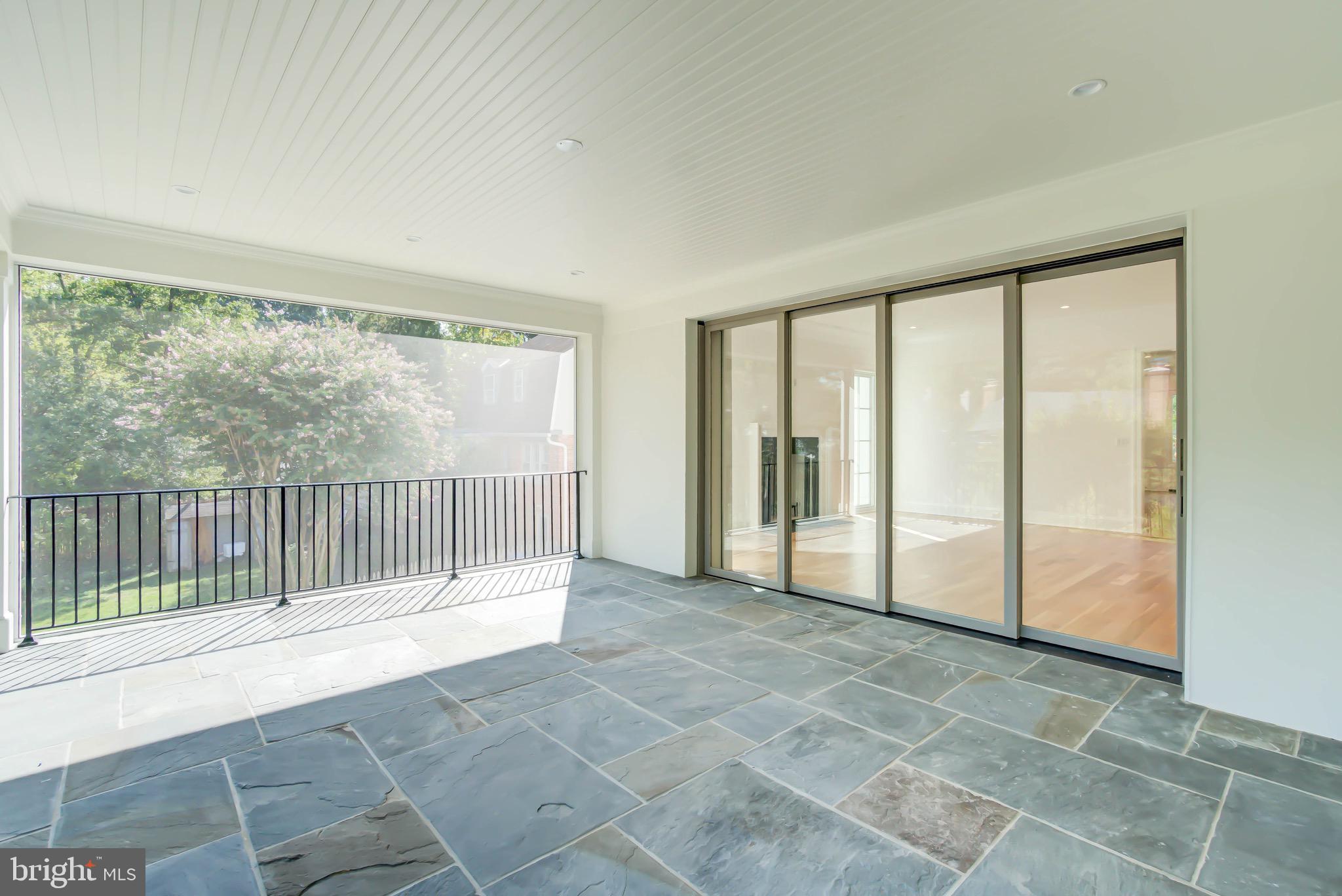 SPRING VALLEY - Residential