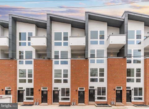 Townhouse For Rent - 1307 Germantown Avenue #15A<br/> PHILADELPHIA, PA 19122