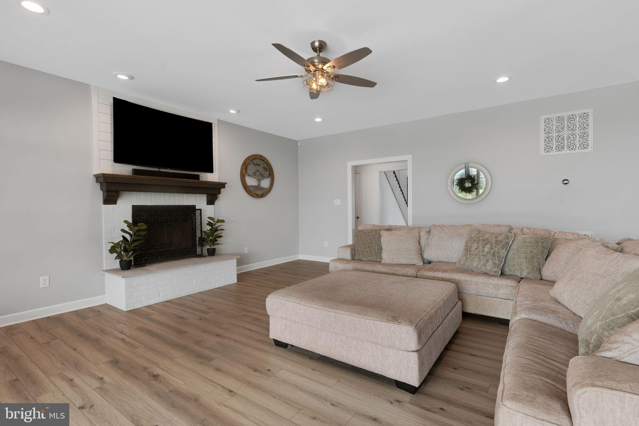 APPLE BANKS SOUTH - Residential