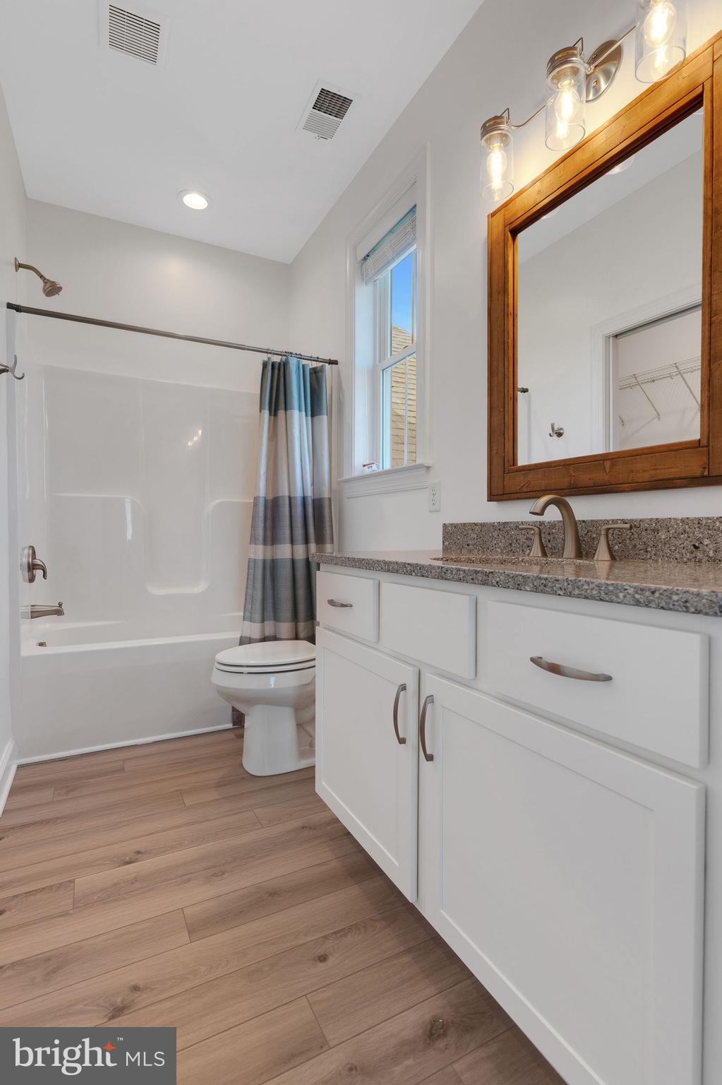 APPLE BANKS SOUTH - Residential