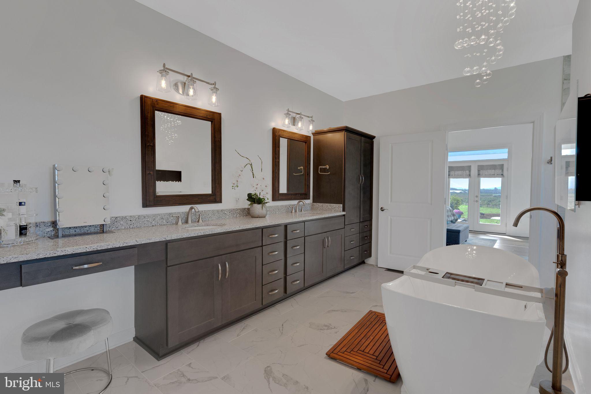 APPLE BANKS SOUTH - Residential