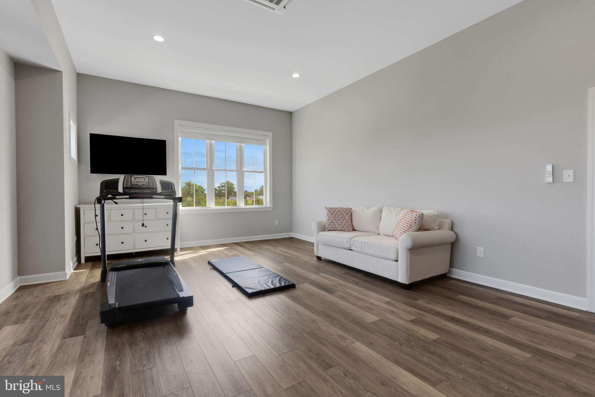 APPLE BANKS SOUTH - Residential