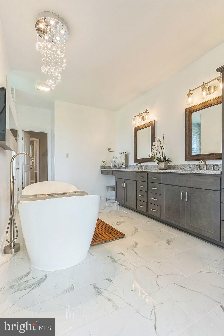 APPLE BANKS SOUTH - Residential