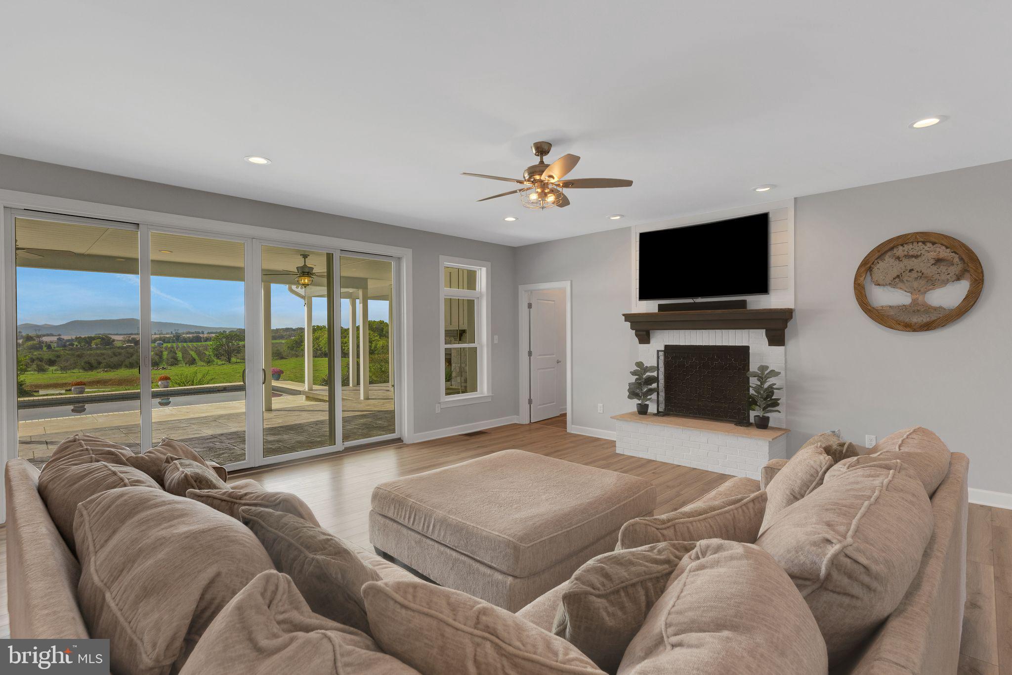 APPLE BANKS SOUTH - Residential