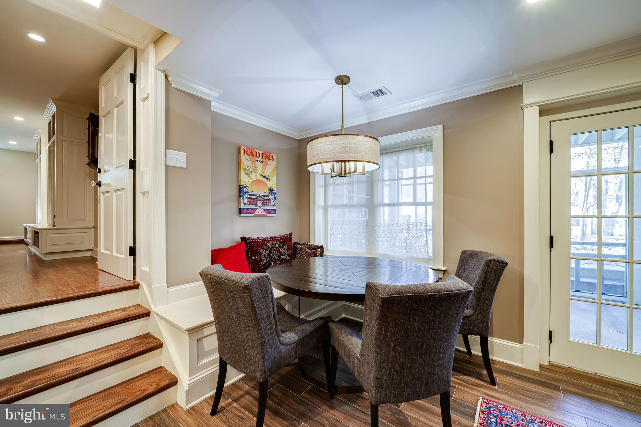 COUNTRY CLUB MANOR - Residential