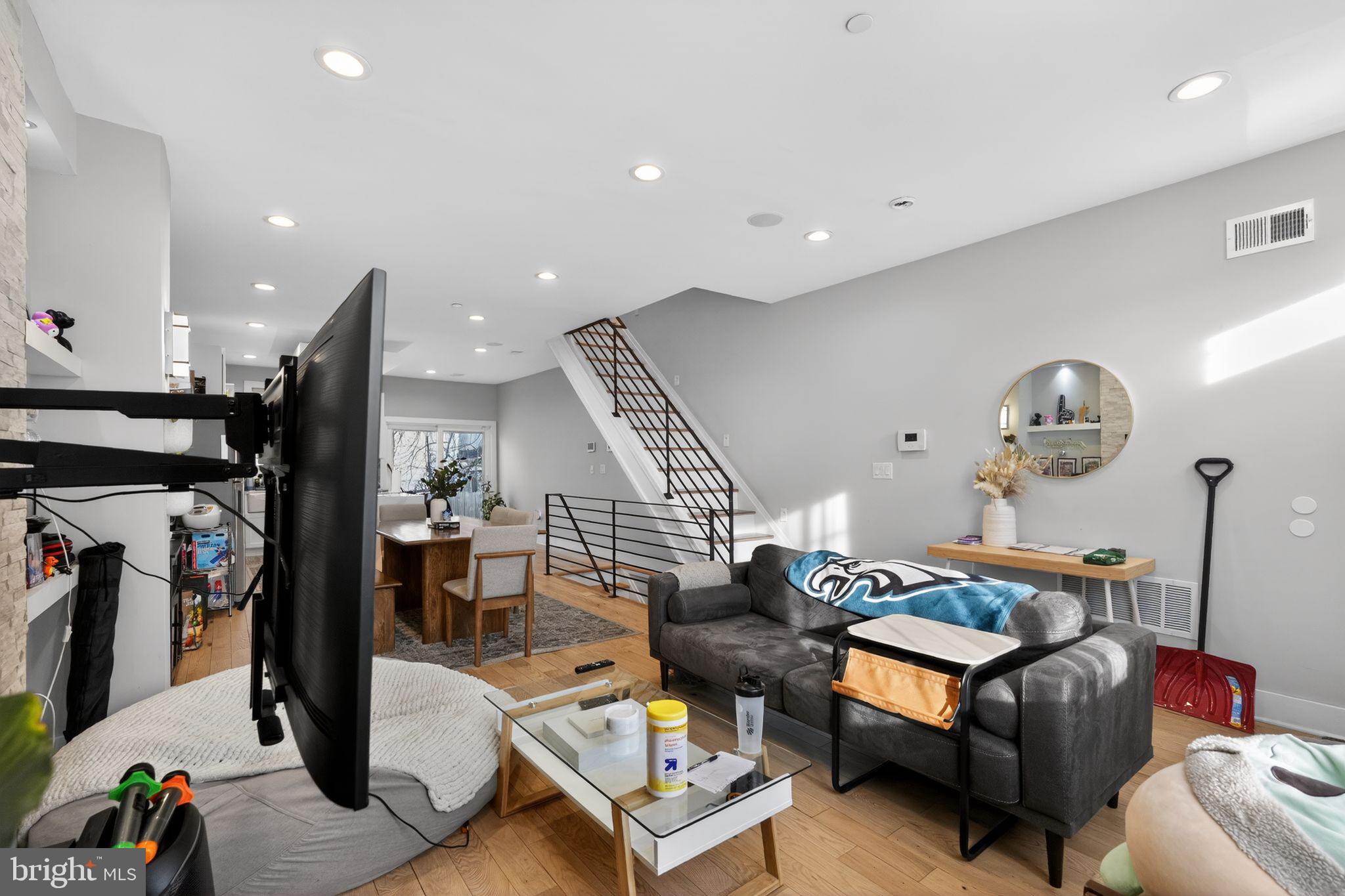 NORRIS SQUARE - Residential