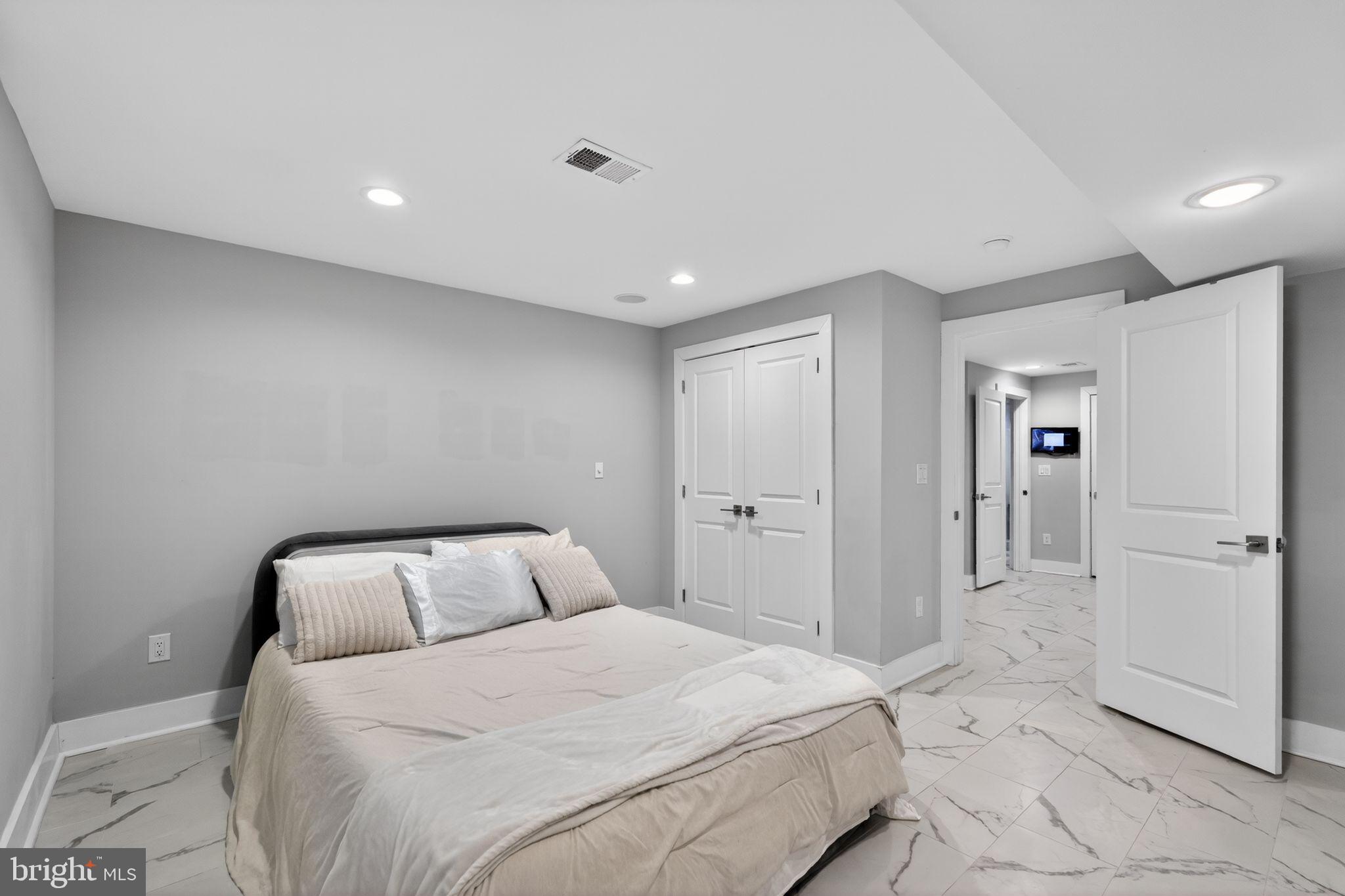 NORRIS SQUARE - Residential