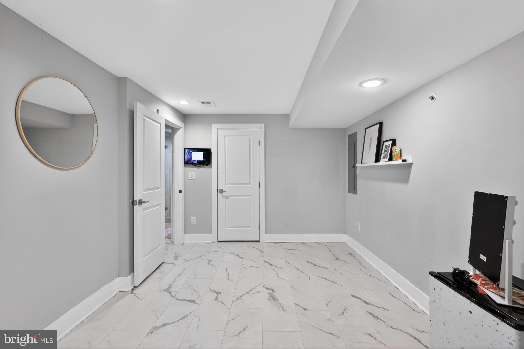 NORRIS SQUARE - Residential