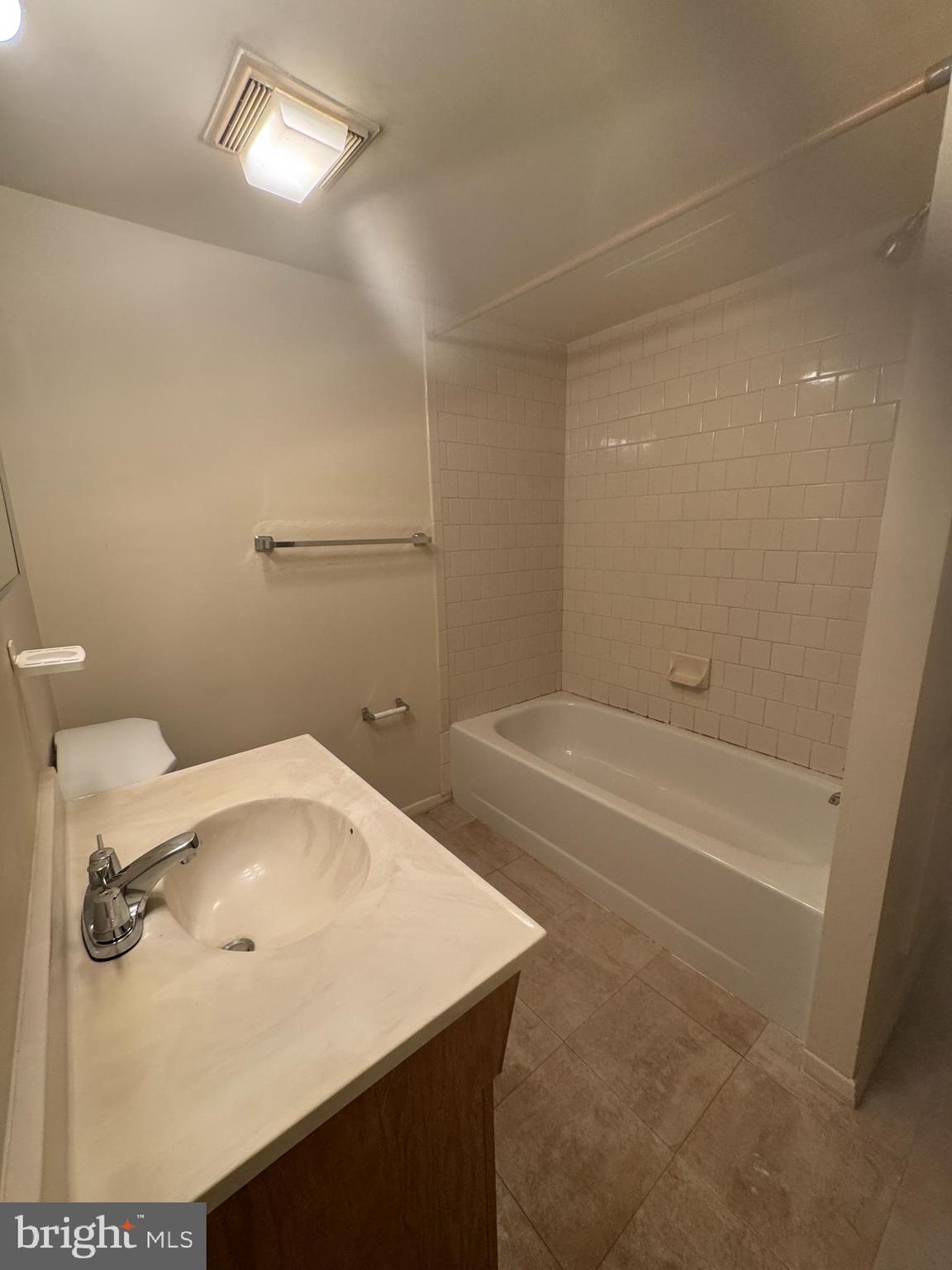 CHESTERFIELD - Residential Lease