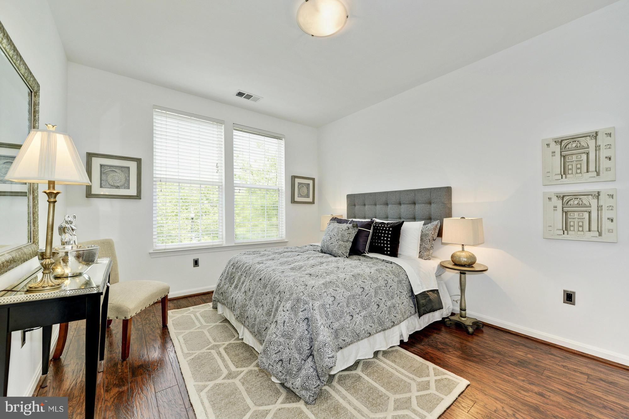 MAIN STREET - Residential